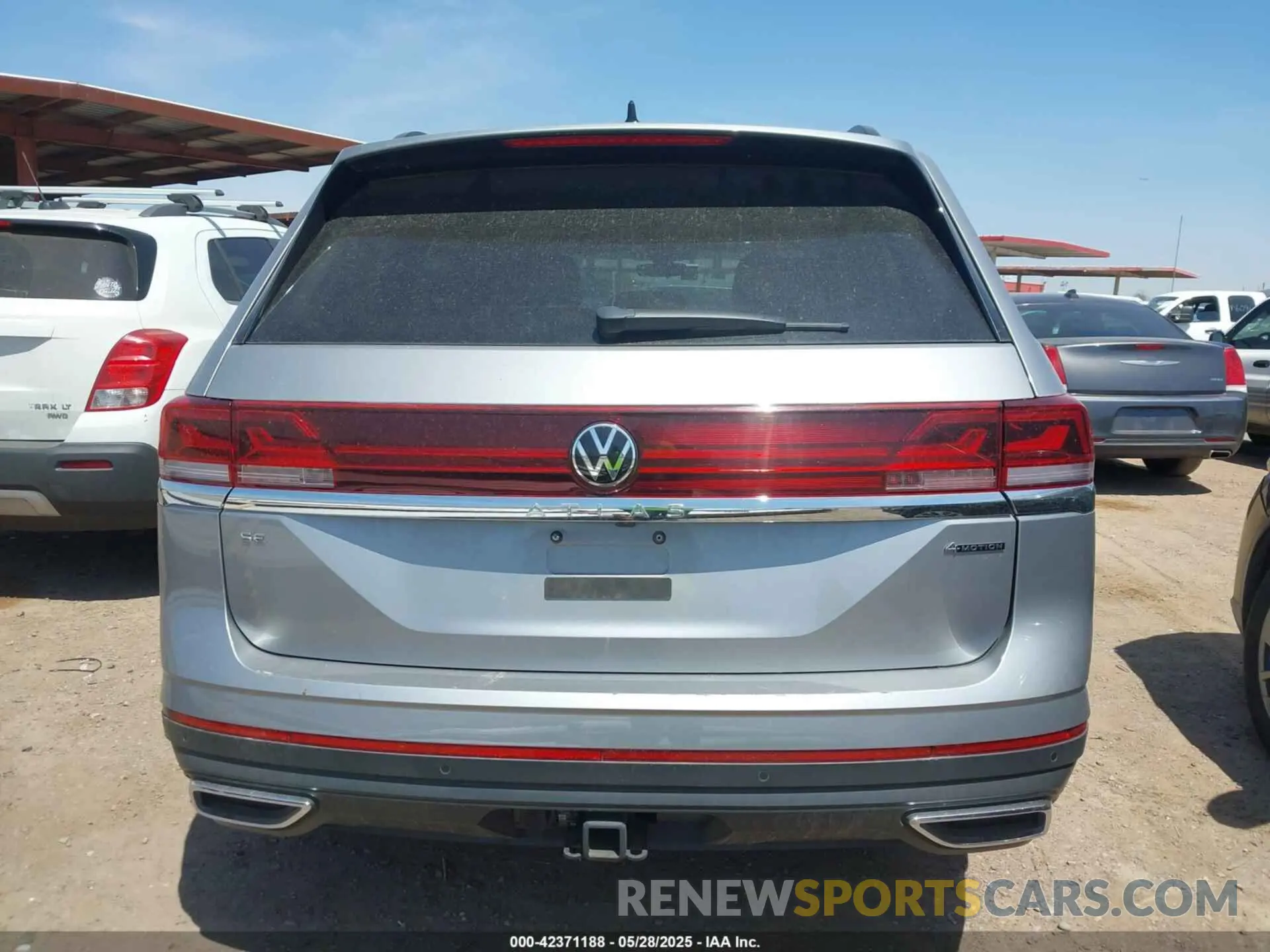 16 Photograph of a damaged car 1V2HR2CA2RC568429 VOLKSWAGEN ATLAS 2024