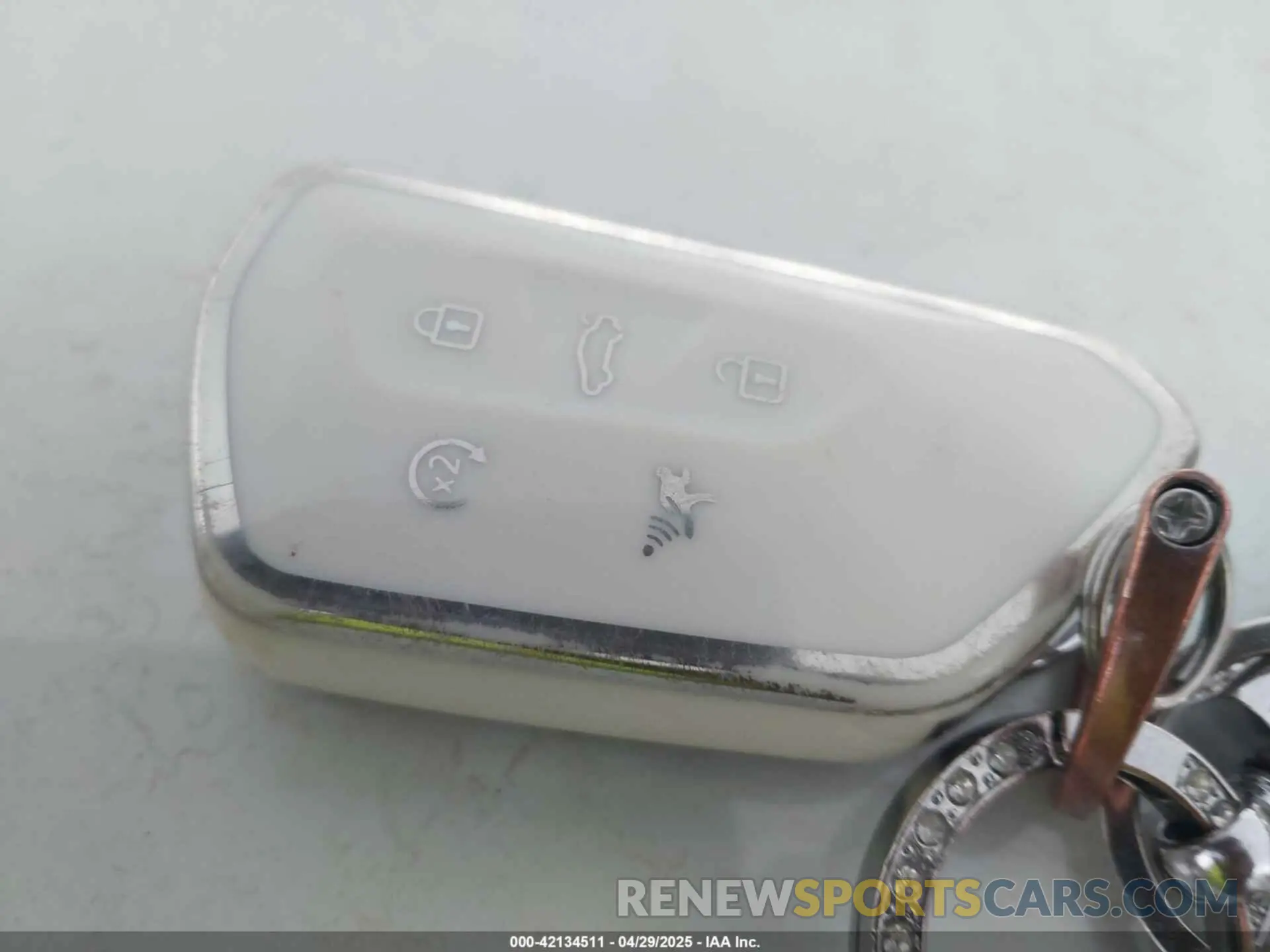 11 Photograph of a damaged car 1V2HR2CA2RC604880 VOLKSWAGEN ATLAS 2024