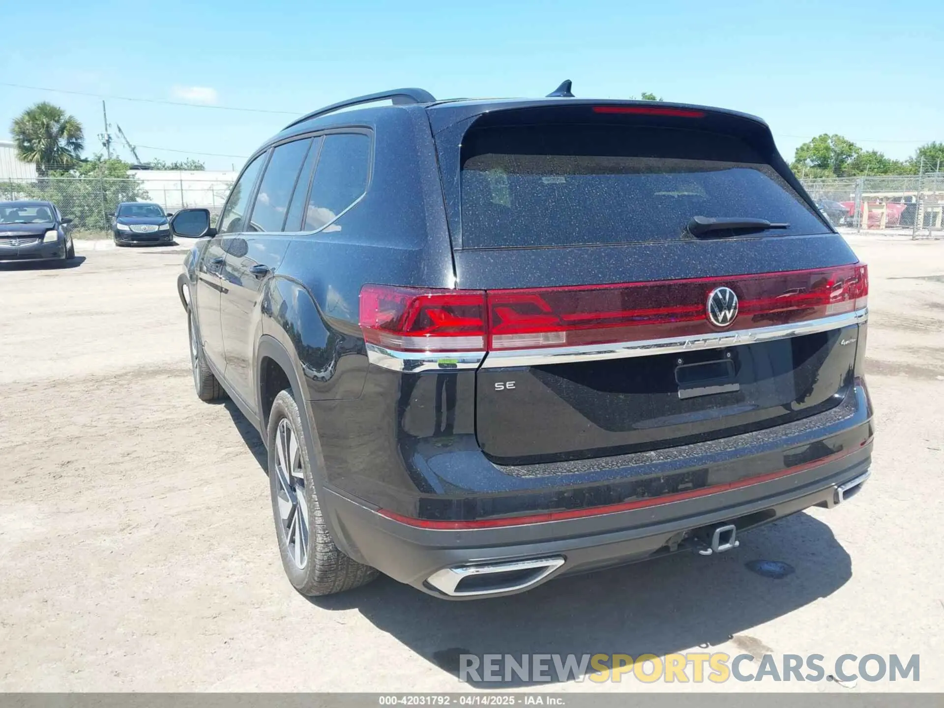 3 Фотография поврежденного автомобиля 1V2HR2CA4RC577679 VOLKSWAGEN ATLAS 2024