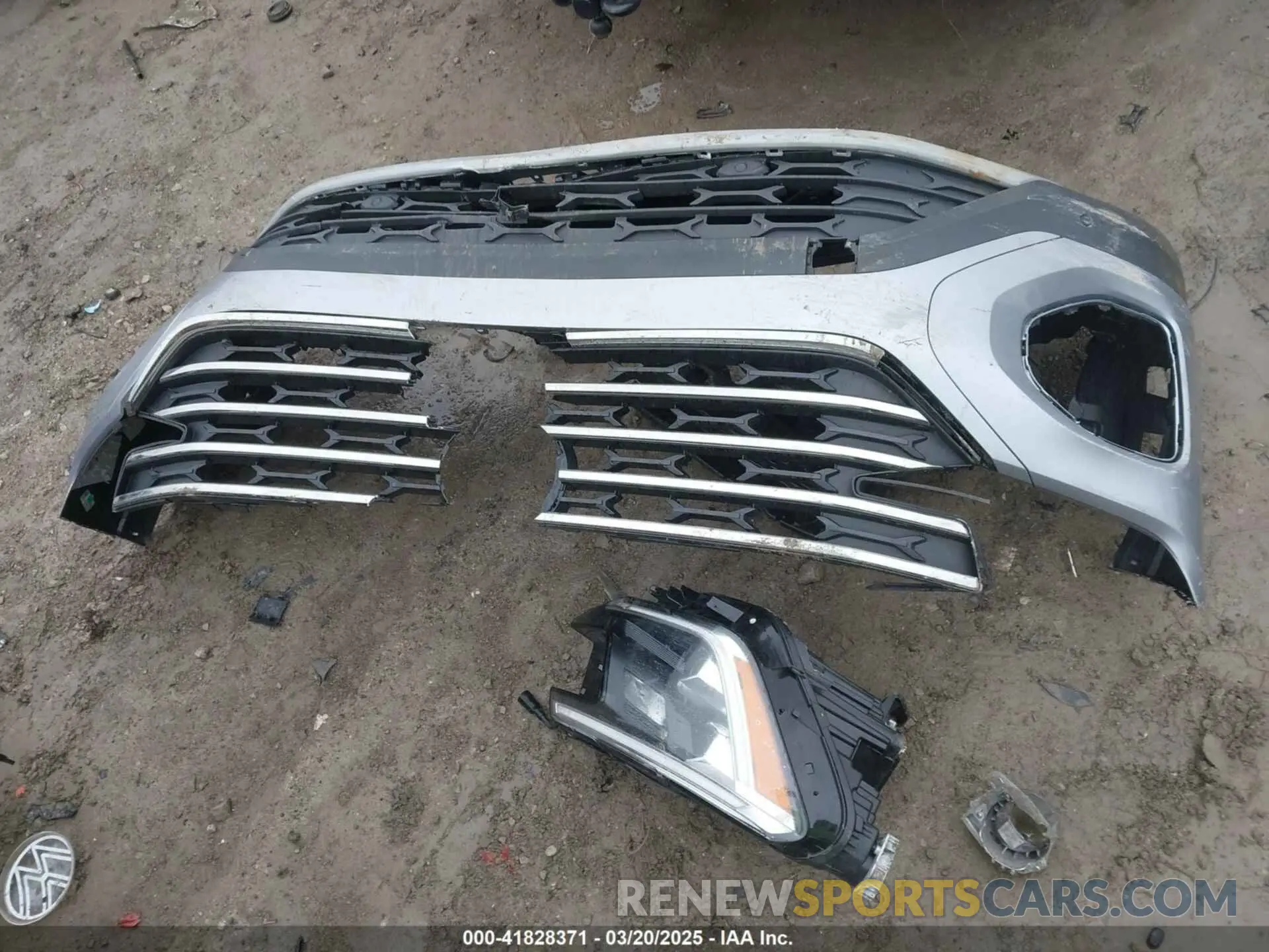 12 Photograph of a damaged car 1V2HR2CA4RC593252 VOLKSWAGEN ATLAS 2024