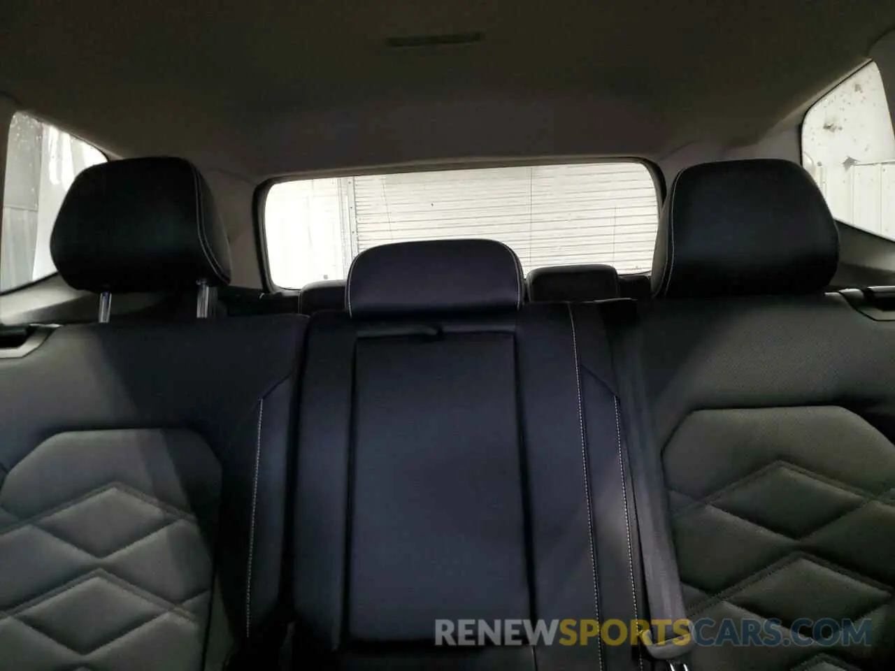 10 Photograph of a damaged car 1V2HR2CA5RC527986 VOLKSWAGEN ATLAS 2024