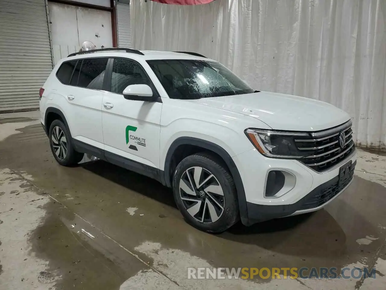 4 Photograph of a damaged car 1V2HR2CA5RC527986 VOLKSWAGEN ATLAS 2024