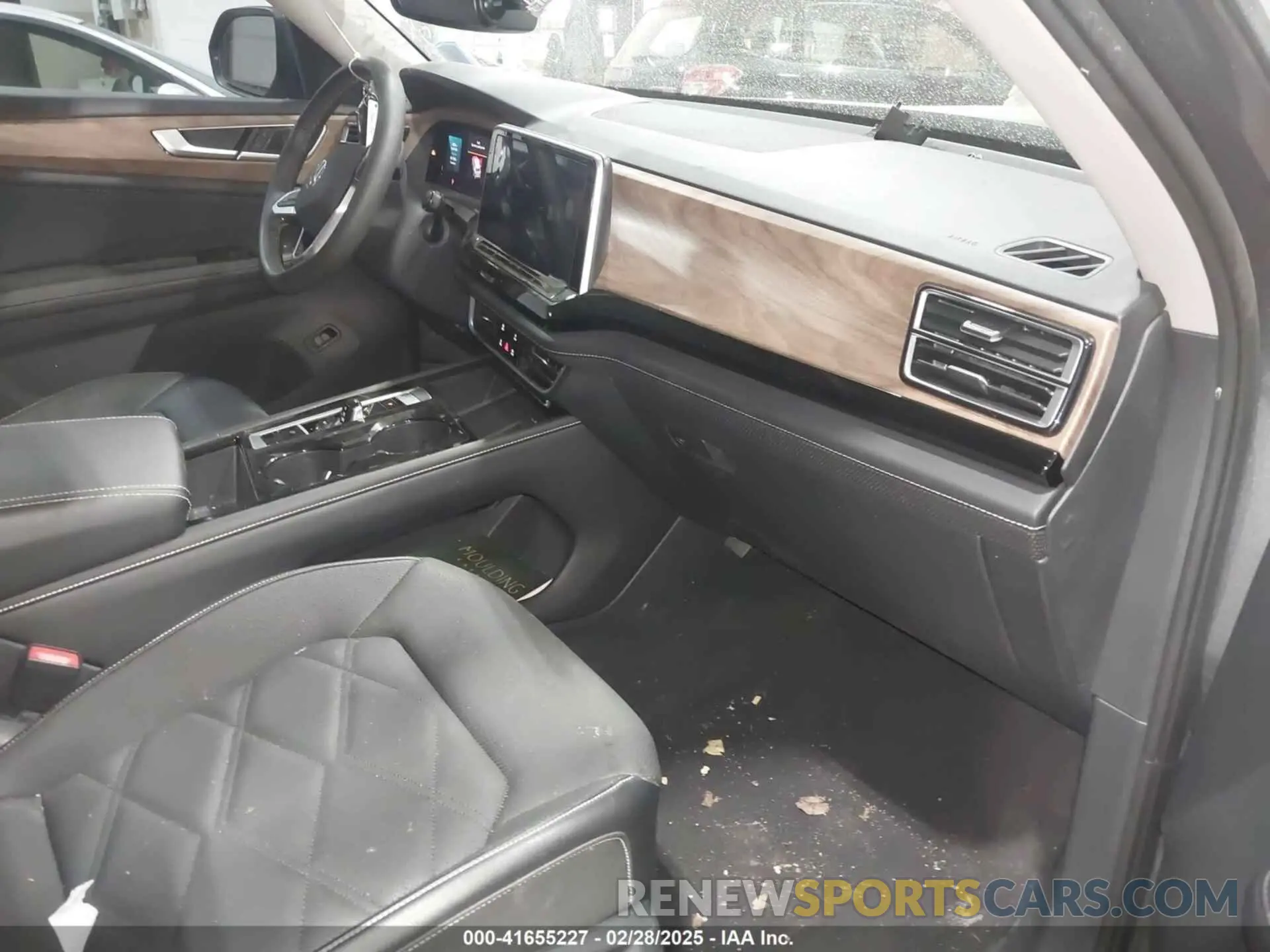 5 Photograph of a damaged car 1V2HR2CA6RC534817 VOLKSWAGEN ATLAS 2024
