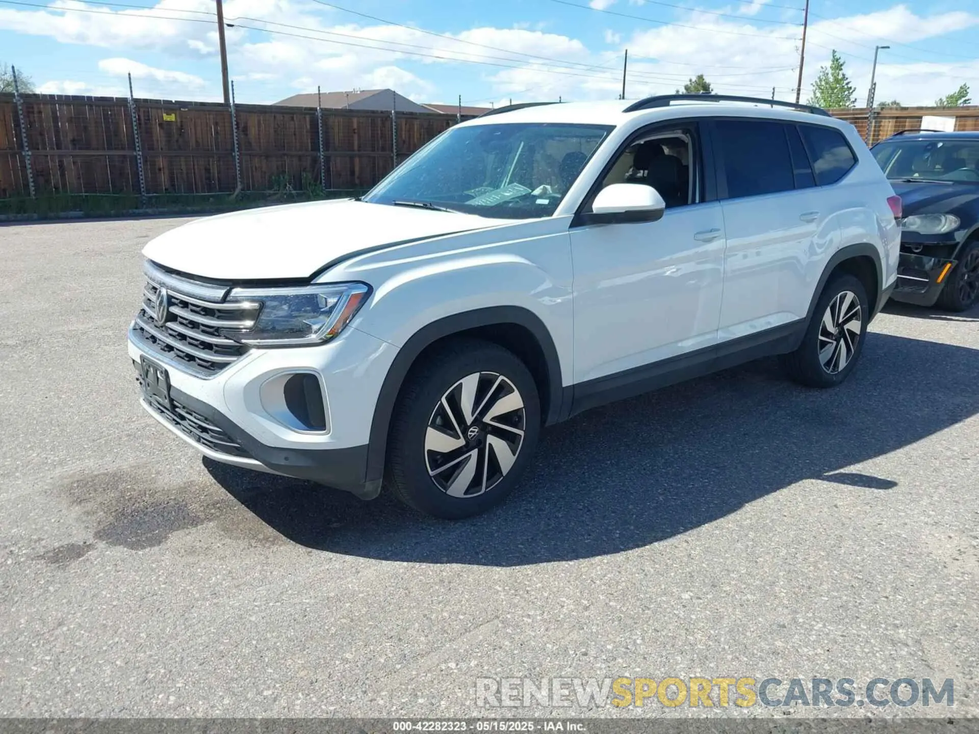 2 Photograph of a damaged car 1V2HR2CA8RC580455 VOLKSWAGEN ATLAS 2024