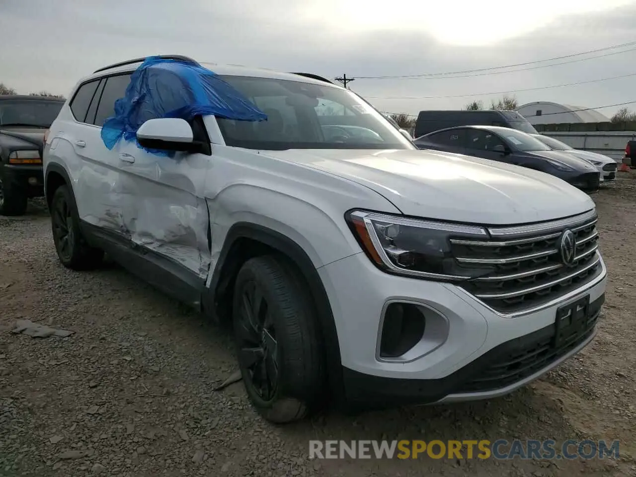 4 Photograph of a damaged car 1V2HR2CAXRC571675 VOLKSWAGEN ATLAS 2024