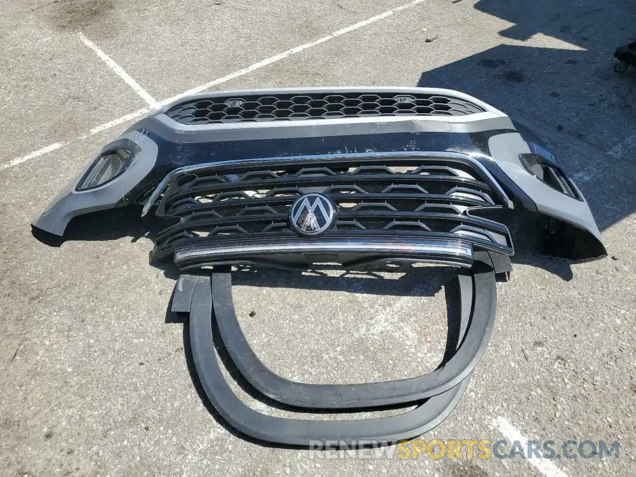 13 Photograph of a damaged car 1V2JE2CA1RC229108 VOLKSWAGEN ATLAS 2024