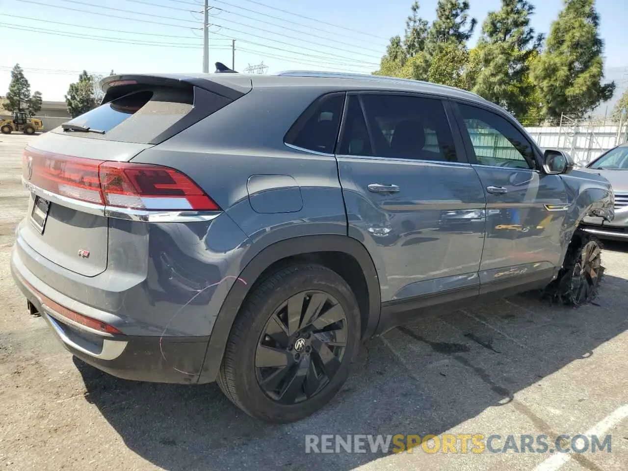 3 Photograph of a damaged car 1V2JE2CA1RC229108 VOLKSWAGEN ATLAS 2024