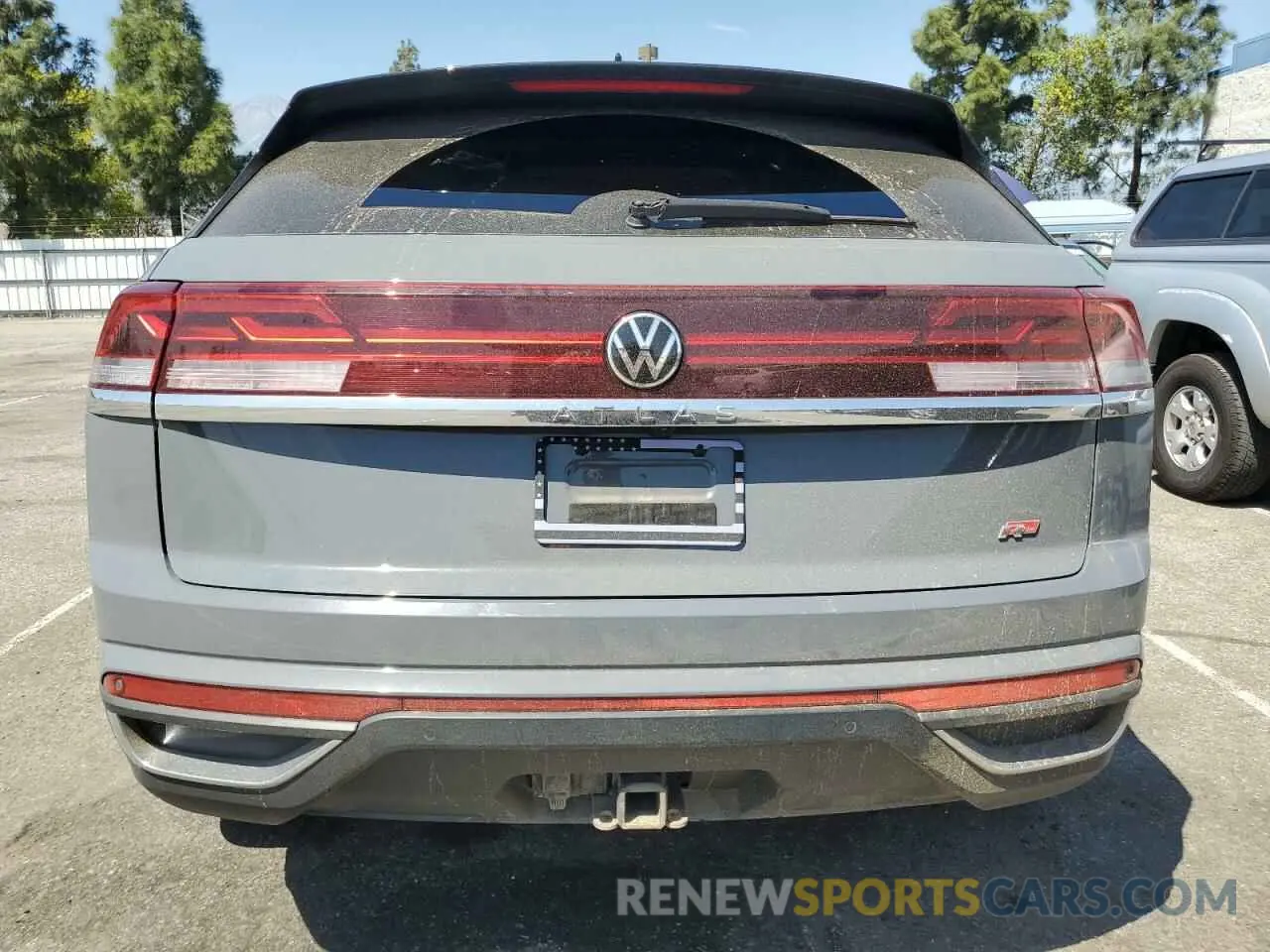 6 Photograph of a damaged car 1V2JE2CA1RC229108 VOLKSWAGEN ATLAS 2024