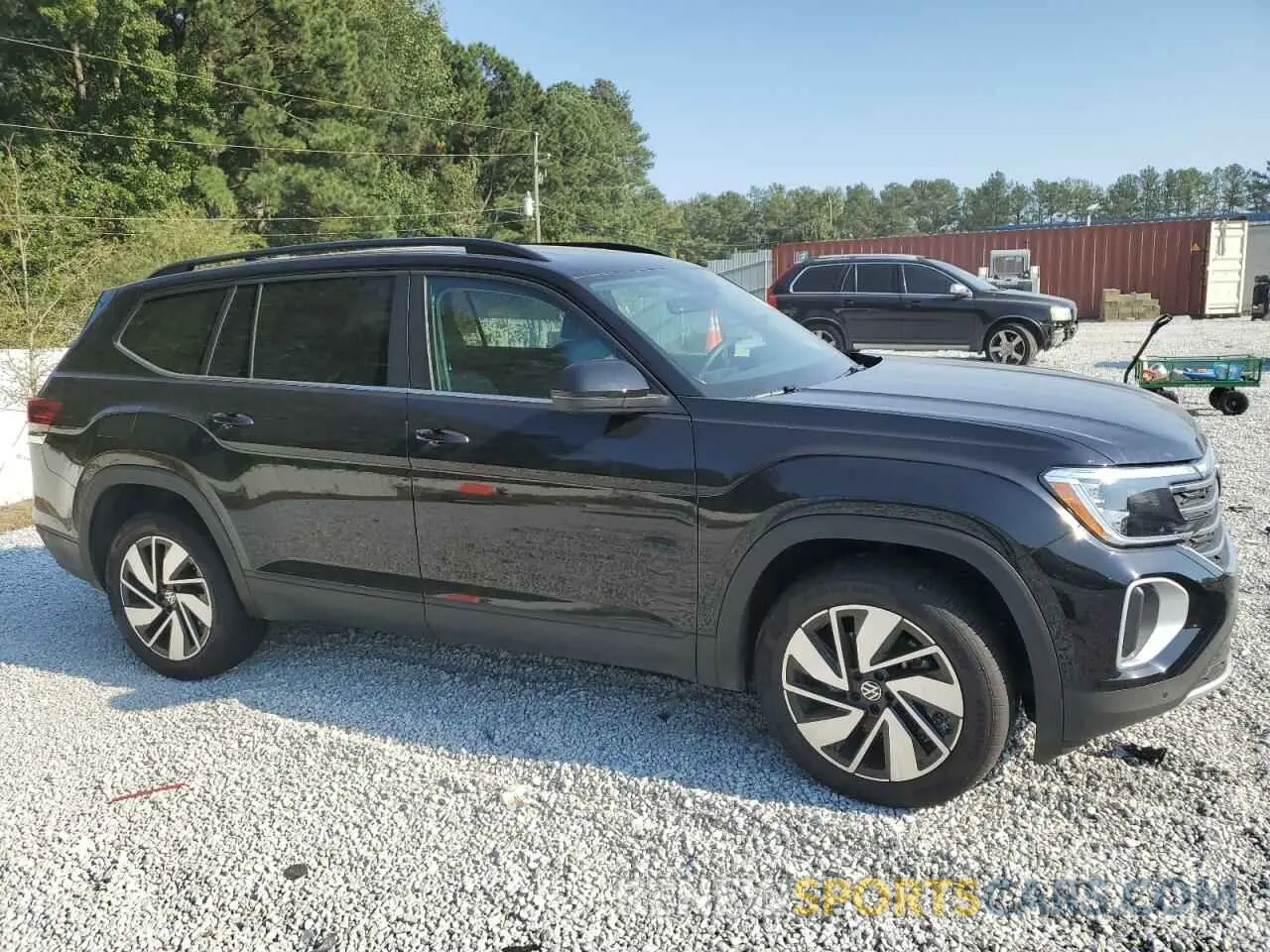 4 Photograph of a damaged car 1V2JR2CA0RC548942 VOLKSWAGEN ATLAS 2024