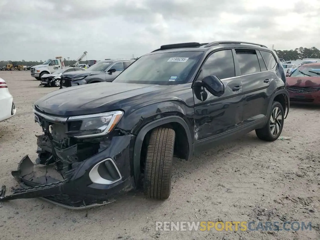 1 Photograph of a damaged car 1V2JR2CA1RC579584 VOLKSWAGEN ATLAS 2024