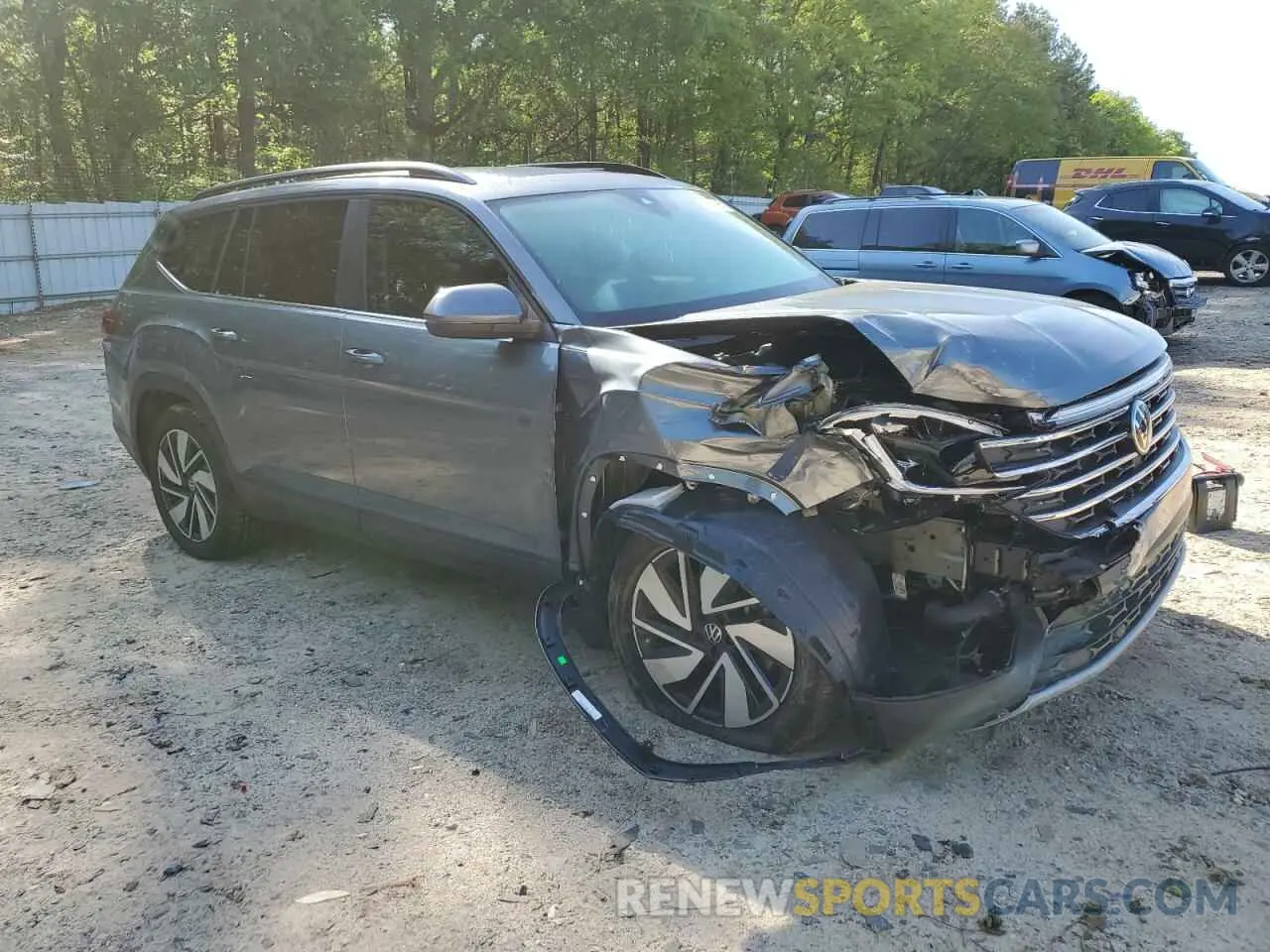 4 Photograph of a damaged car 1V2JR2CA1RC598507 VOLKSWAGEN ATLAS 2024