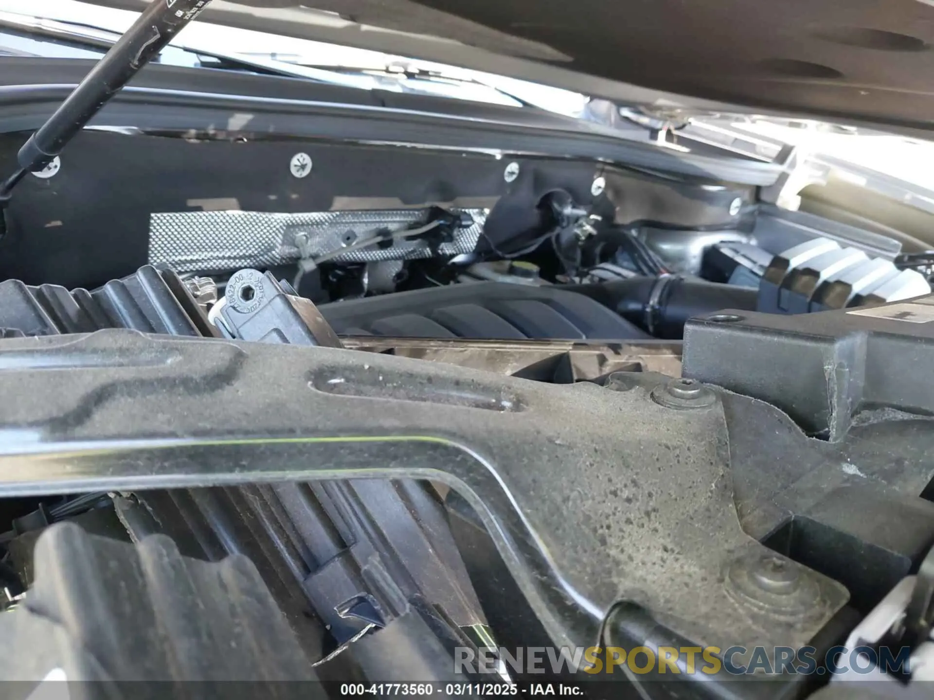 10 Photograph of a damaged car 1V2JR2CA2RC518633 VOLKSWAGEN ATLAS 2024
