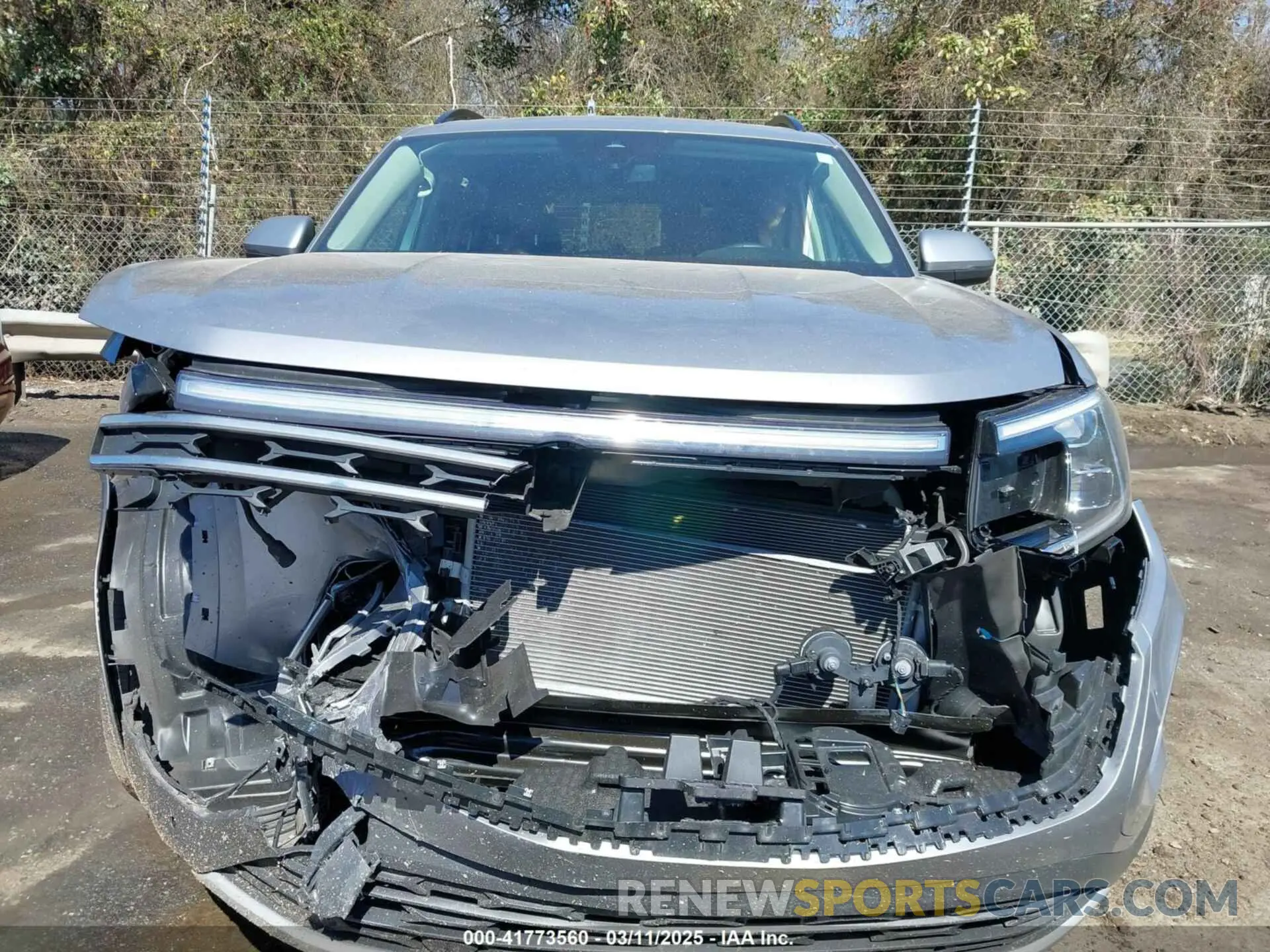 11 Photograph of a damaged car 1V2JR2CA2RC518633 VOLKSWAGEN ATLAS 2024