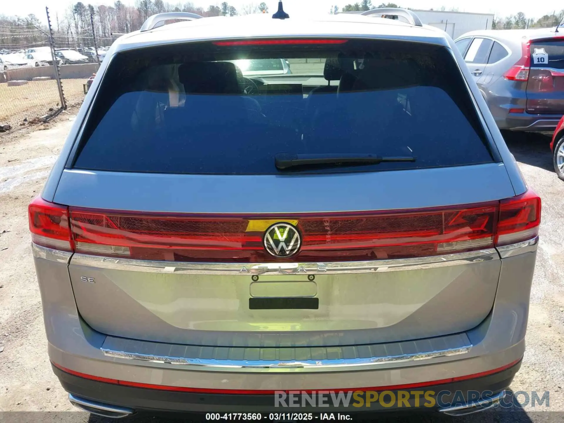 15 Photograph of a damaged car 1V2JR2CA2RC518633 VOLKSWAGEN ATLAS 2024