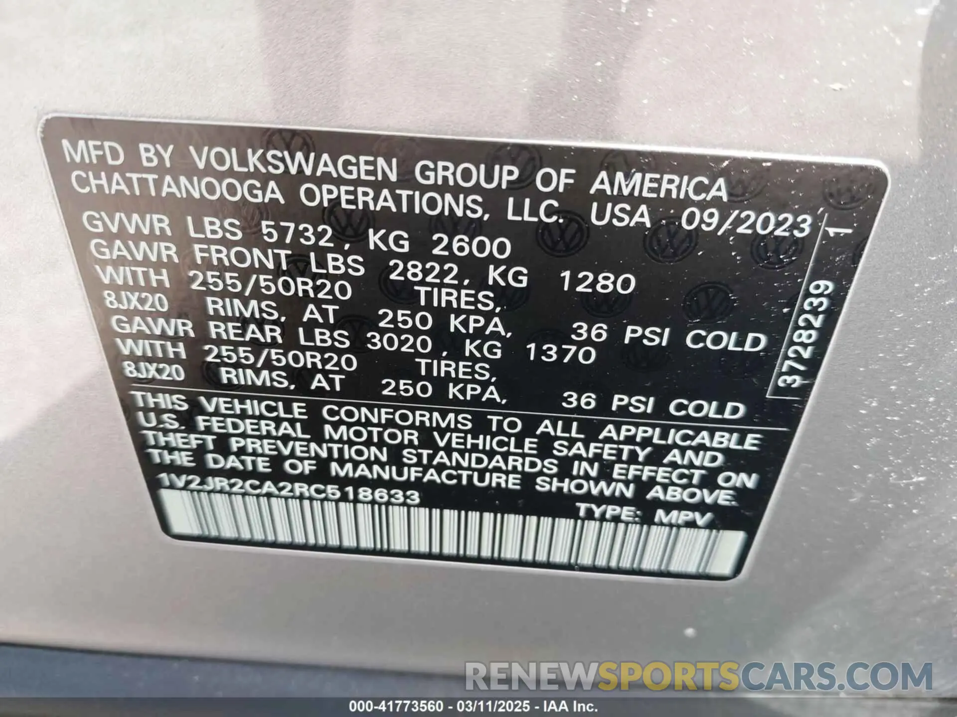 9 Photograph of a damaged car 1V2JR2CA2RC518633 VOLKSWAGEN ATLAS 2024