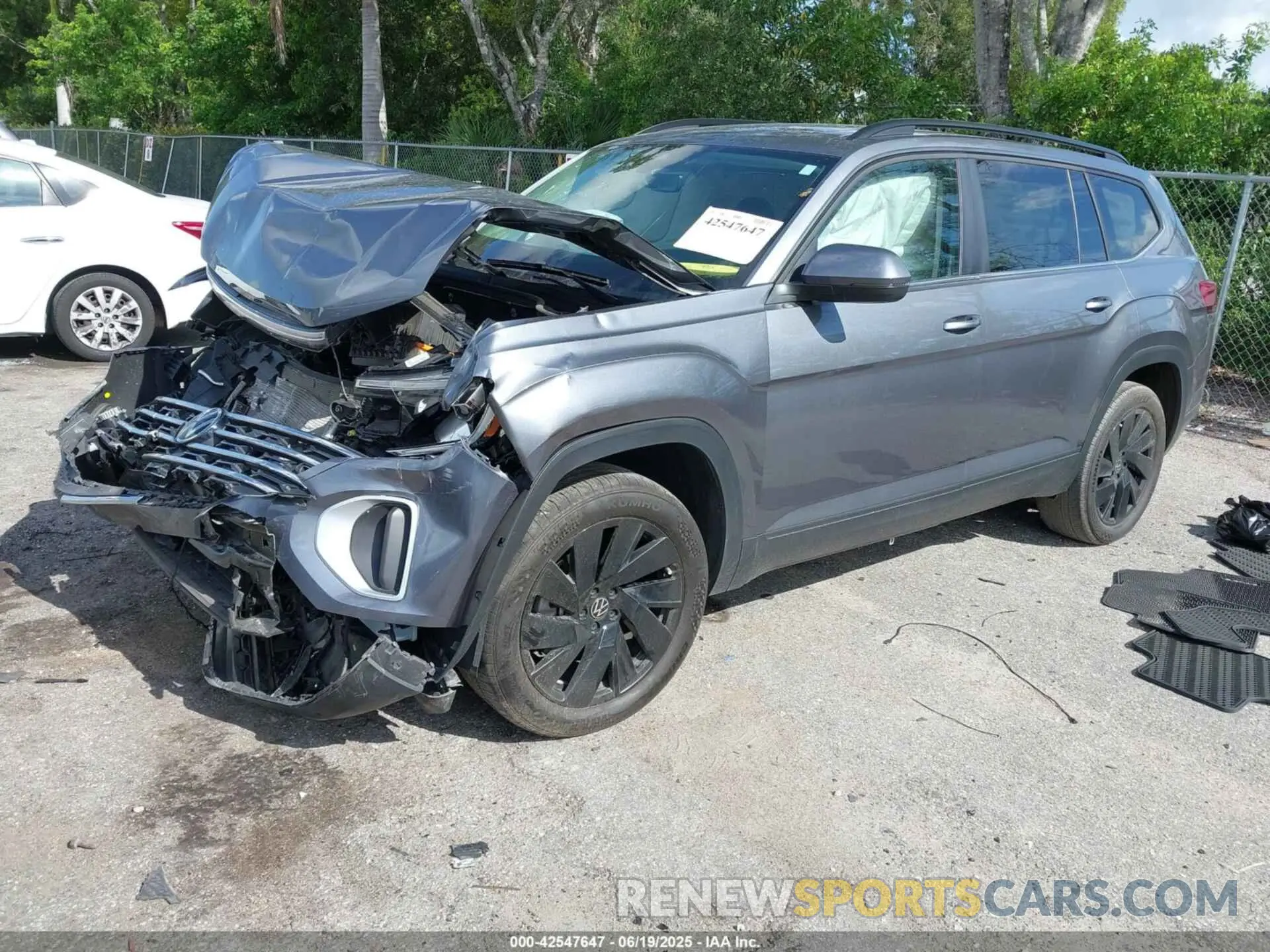 2 Photograph of a damaged car 1V2JR2CA3RC595186 VOLKSWAGEN ATLAS 2024