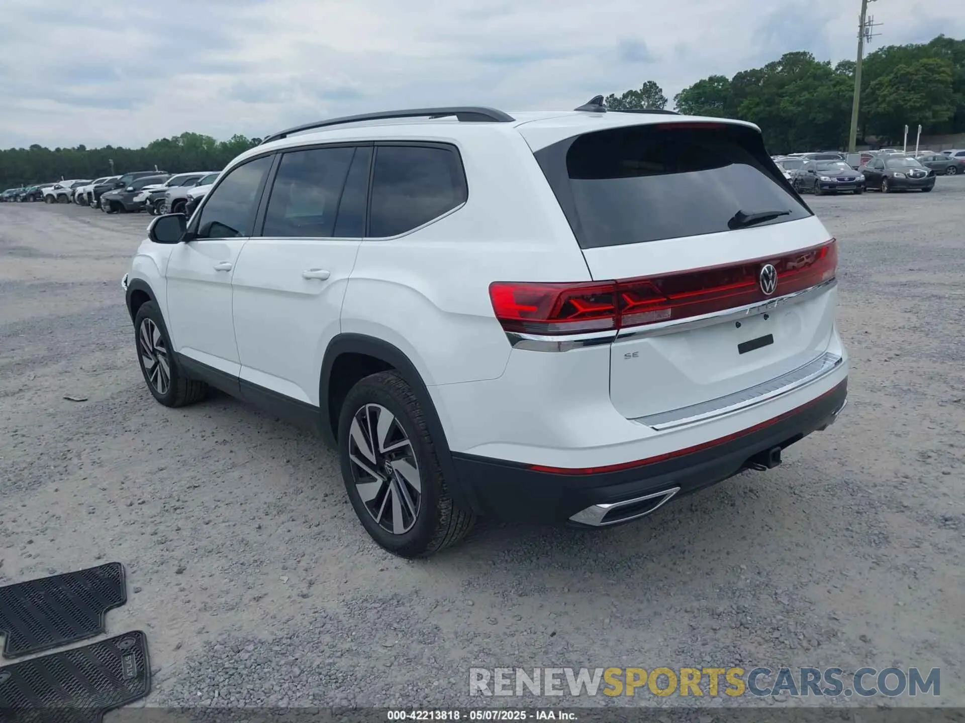 3 Фотография поврежденного автомобиля 1V2JR2CA3RC614867 VOLKSWAGEN ATLAS 2024