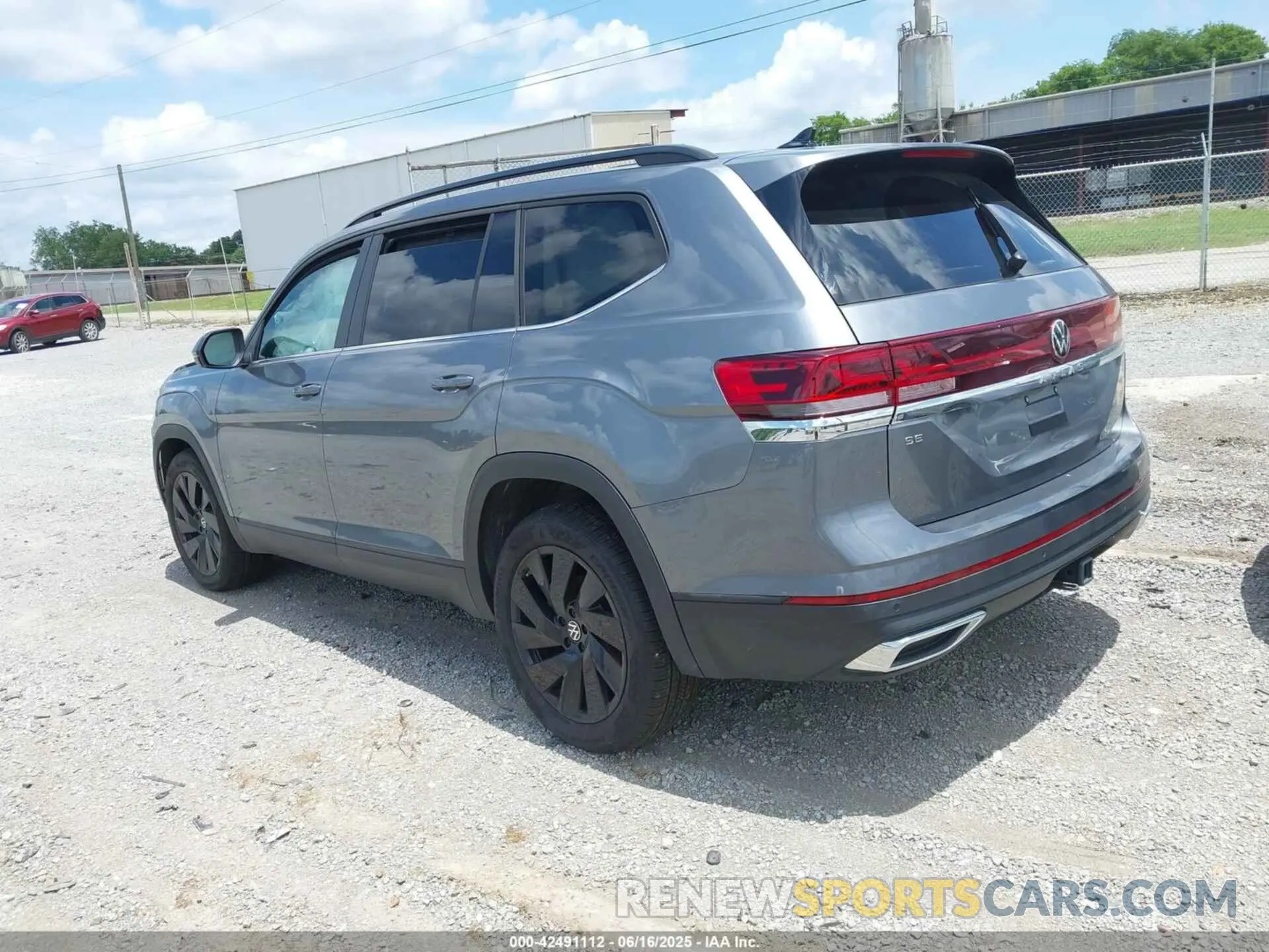 3 Фотография поврежденного автомобиля 1V2JR2CA3RC624038 VOLKSWAGEN ATLAS 2024