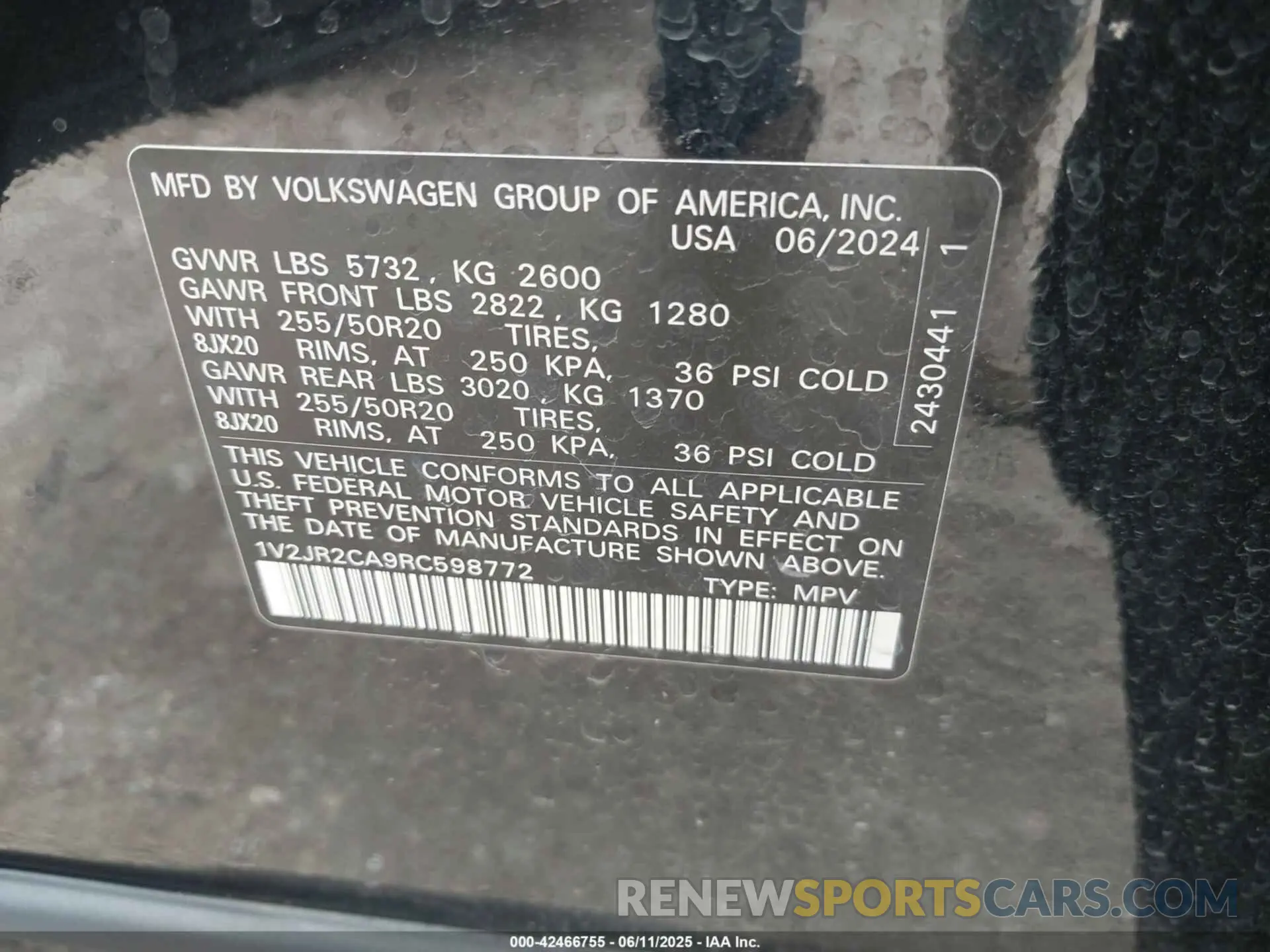 9 Photograph of a damaged car 1V2JR2CA9RC598772 VOLKSWAGEN ATLAS 2024
