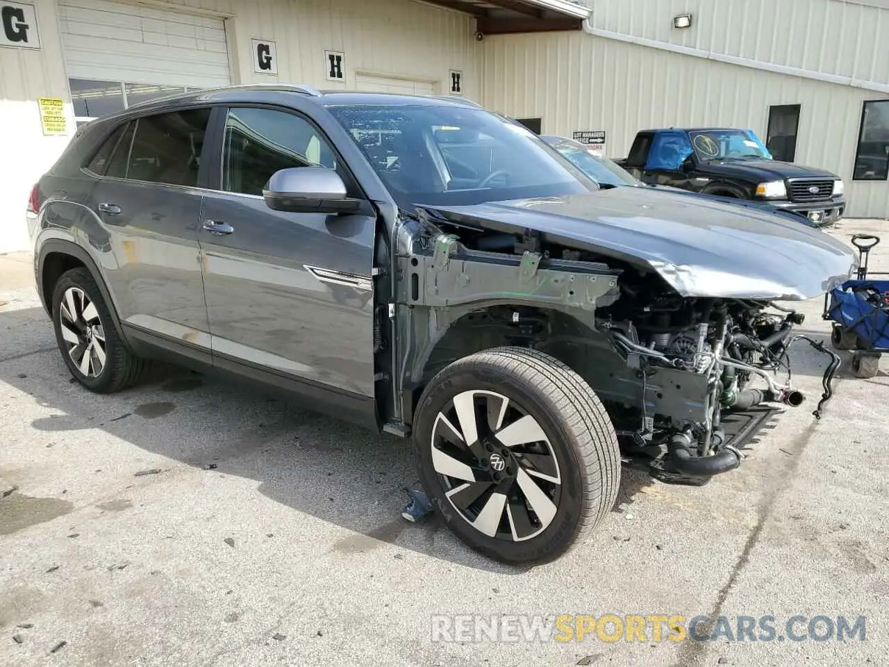 4 Photograph of a damaged car 1V2KE2CA1RC255860 VOLKSWAGEN ATLAS 2024