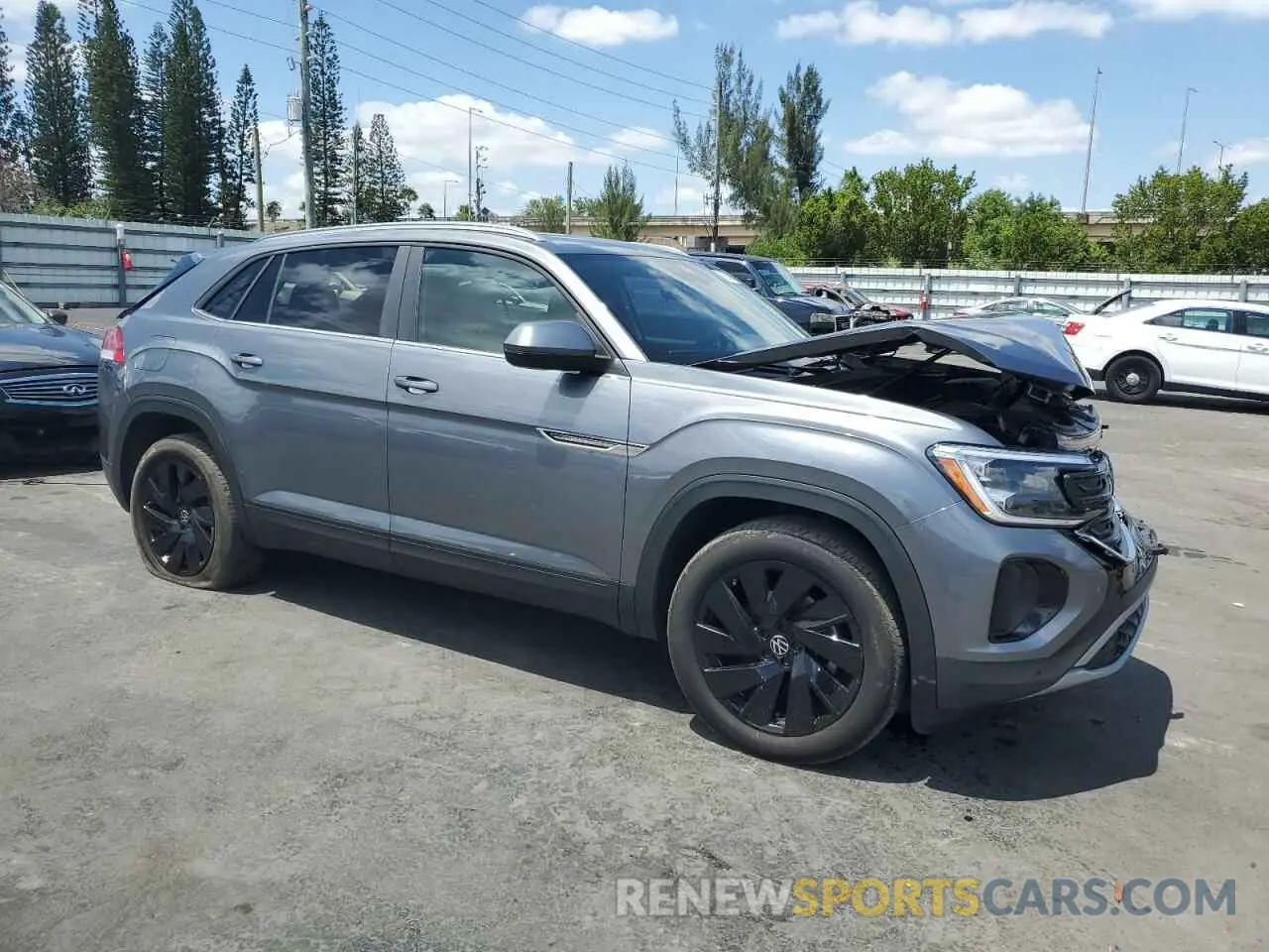 4 Photograph of a damaged car 1V2KE2CA3RC215845 VOLKSWAGEN ATLAS 2024