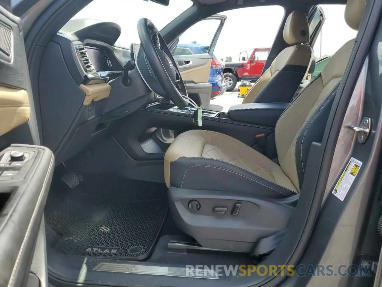 7 Photograph of a damaged car 1V2KE2CA3RC215845 VOLKSWAGEN ATLAS 2024