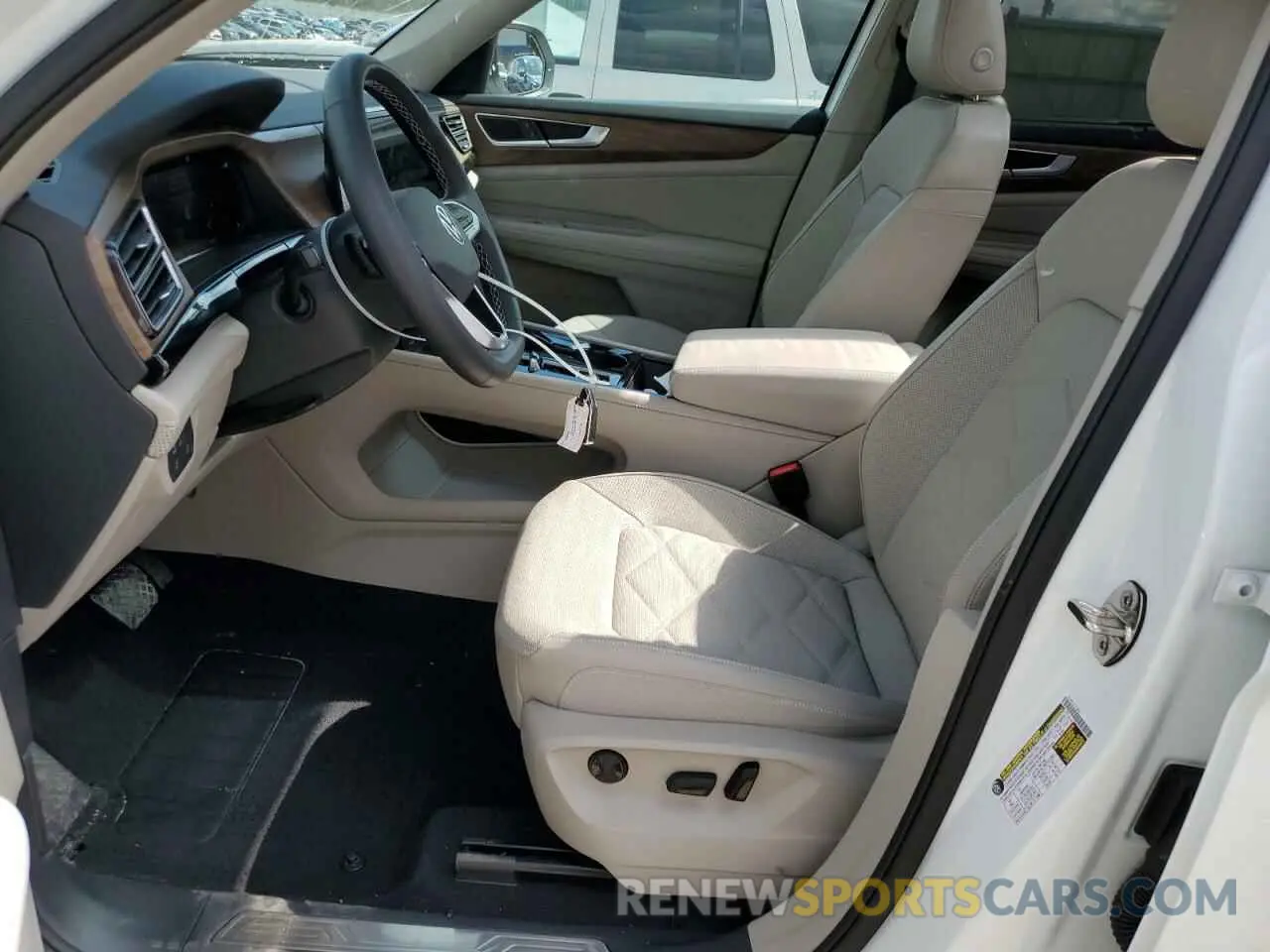 7 Photograph of a damaged car 1V2KR2CA0RC551778 VOLKSWAGEN ATLAS 2024