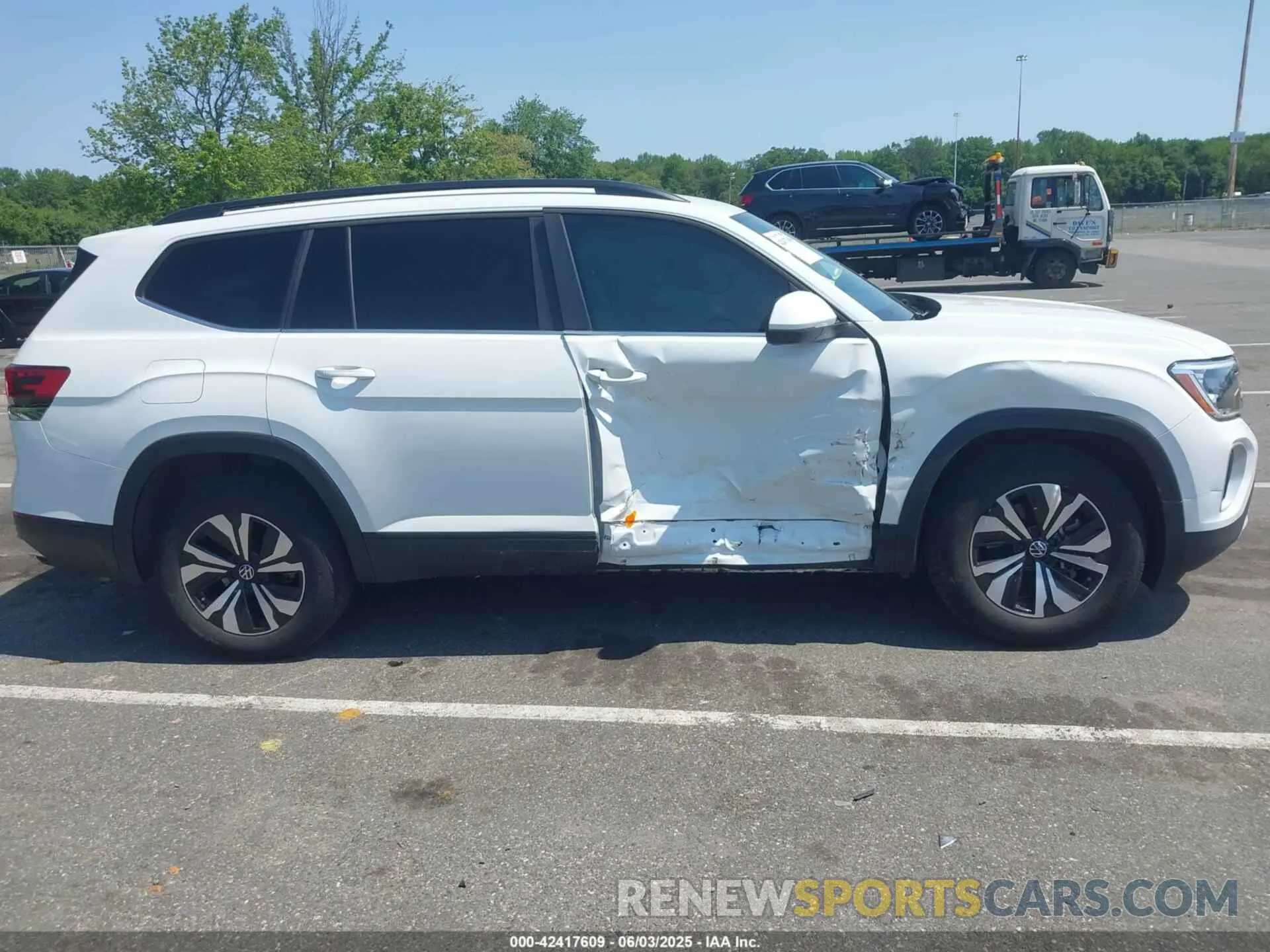 13 Photograph of a damaged car 1V2LR2CA6RC512584 VOLKSWAGEN ATLAS 2024
