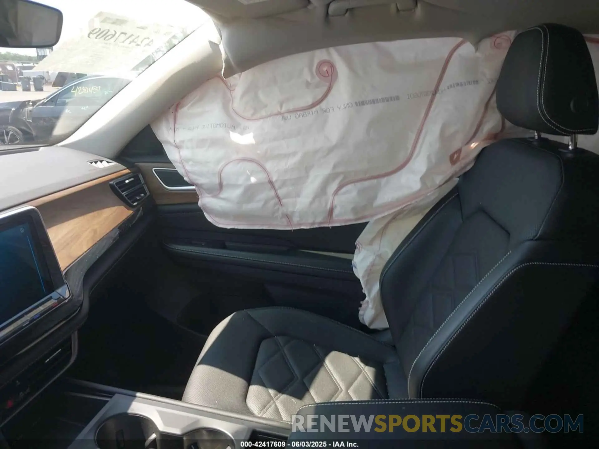 5 Photograph of a damaged car 1V2LR2CA6RC512584 VOLKSWAGEN ATLAS 2024