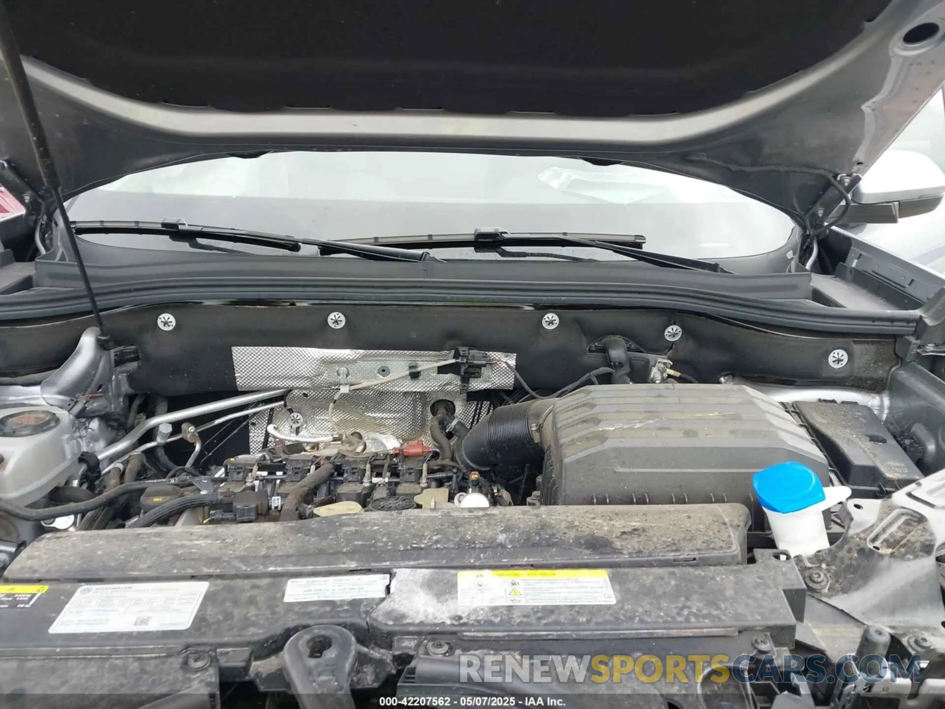 10 Photograph of a damaged car 1V2LR2CA7RC572504 VOLKSWAGEN ATLAS 2024