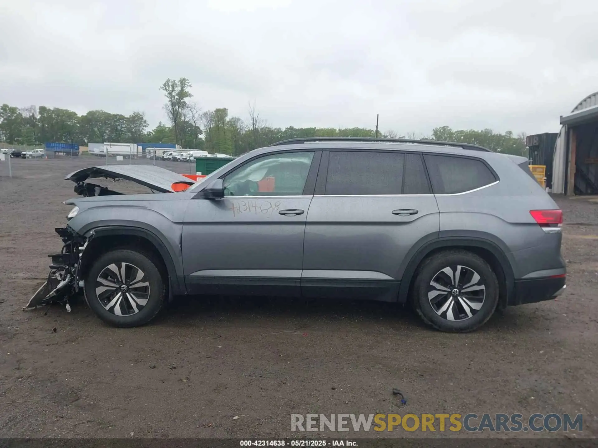 15 Photograph of a damaged car 1V2LR2CA8RC514627 VOLKSWAGEN ATLAS 2024