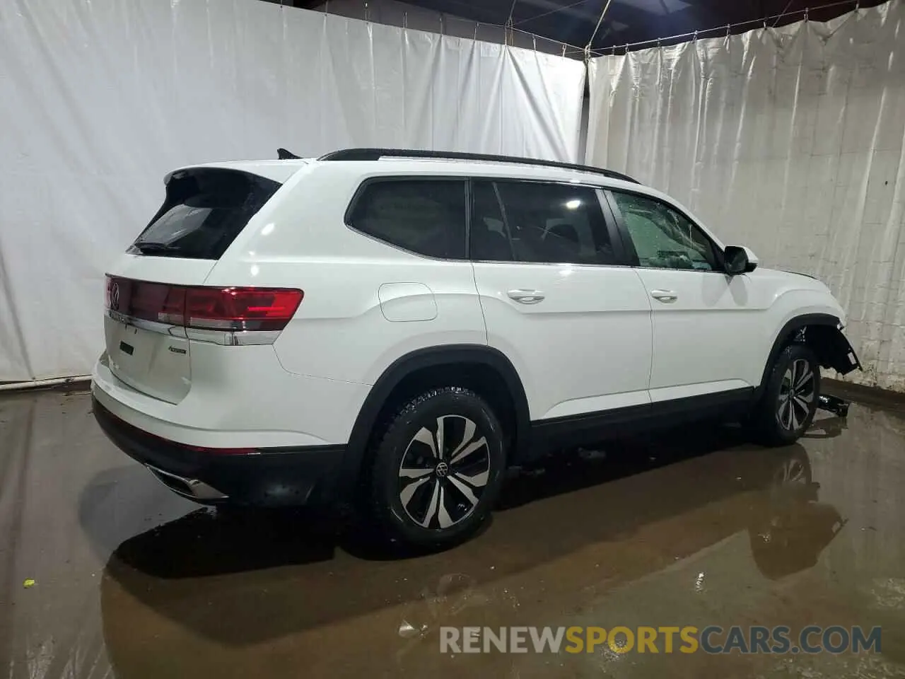 3 Photograph of a damaged car 1V2LR2CA9RC585416 VOLKSWAGEN ATLAS 2024