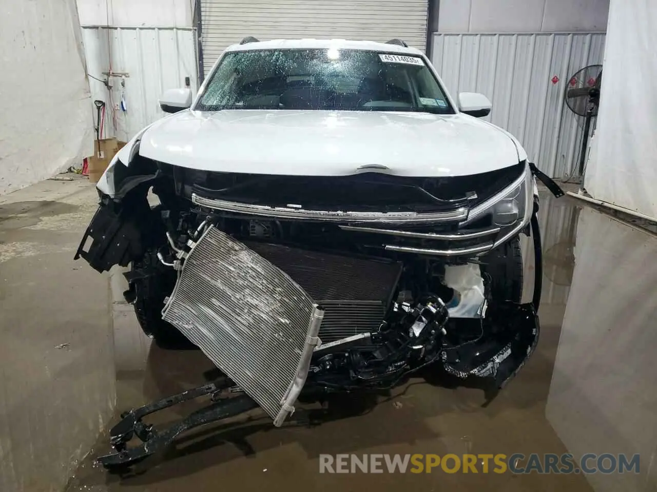 5 Photograph of a damaged car 1V2LR2CA9RC585416 VOLKSWAGEN ATLAS 2024
