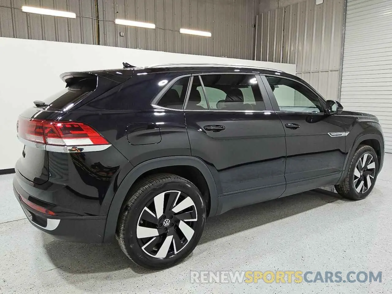 3 Photograph of a damaged car 1V2WE2CA3RC217922 VOLKSWAGEN ATLAS 2024
