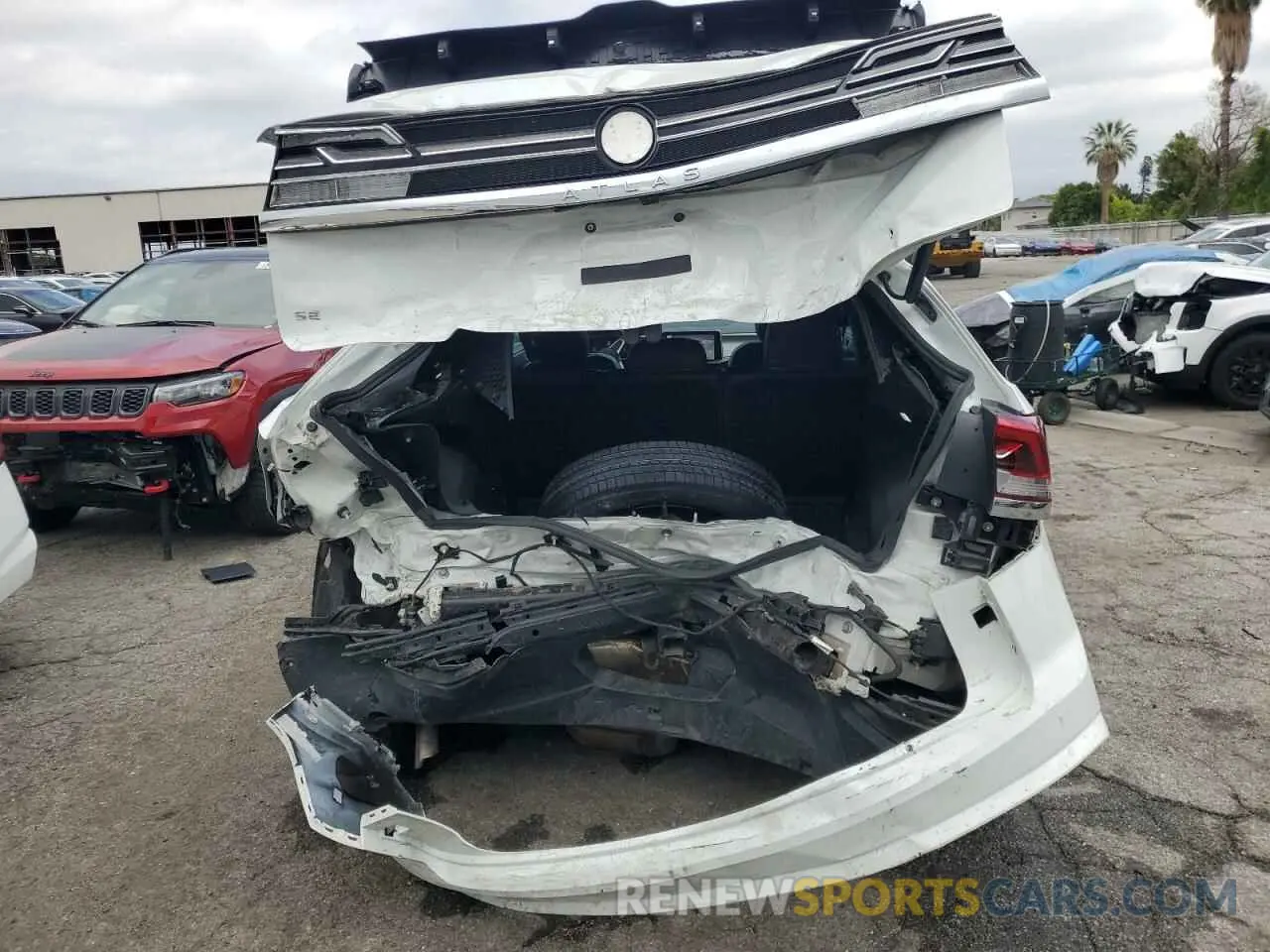 6 Photograph of a damaged car 1V2WE2CA4RC219534 VOLKSWAGEN ATLAS 2024