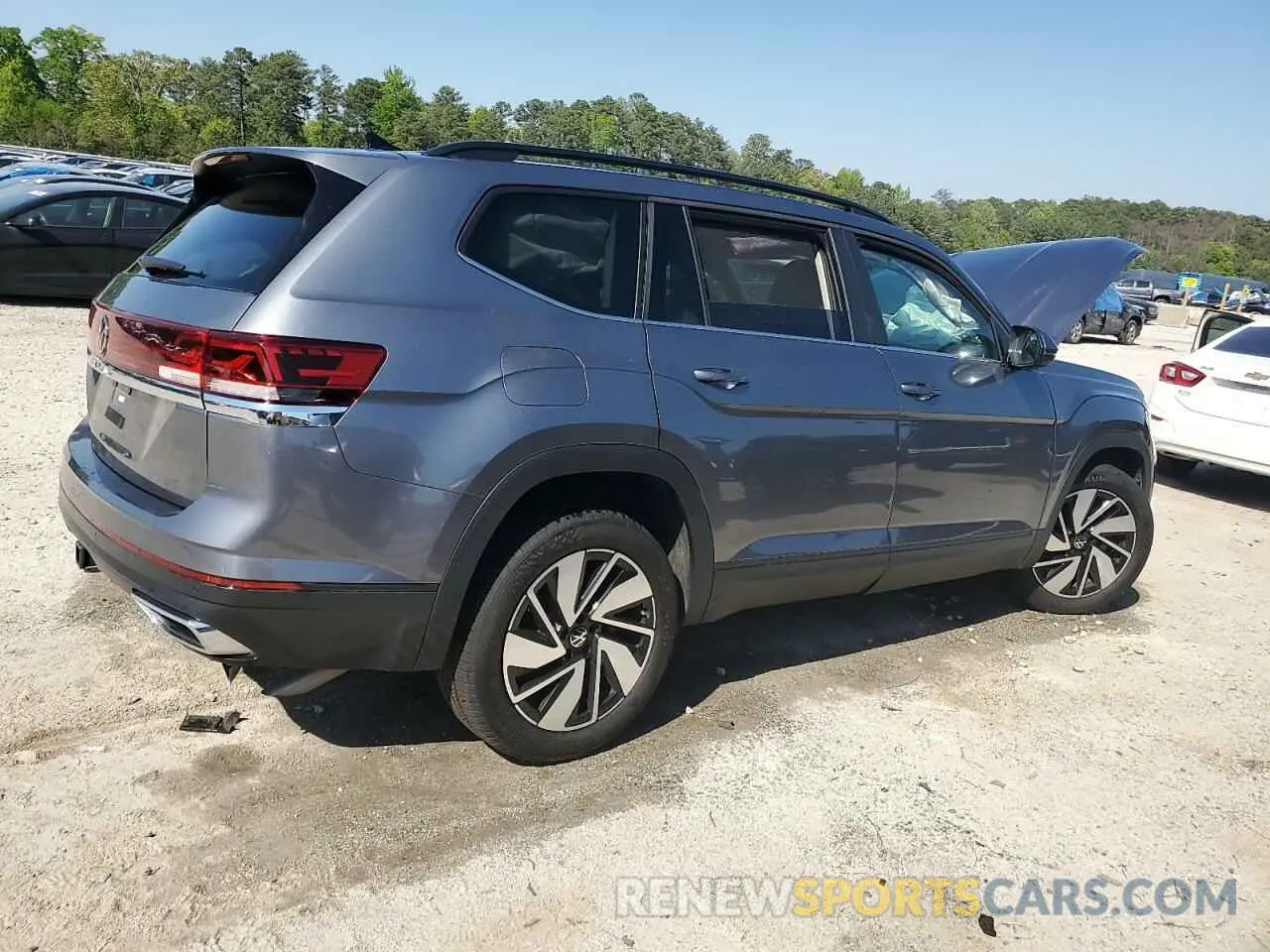 3 Photograph of a damaged car 1V2WR2CA3RC536421 VOLKSWAGEN ATLAS 2024