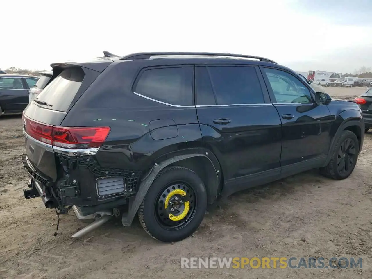 3 Photograph of a damaged car 1V2WR2CA4RC561067 VOLKSWAGEN ATLAS 2024