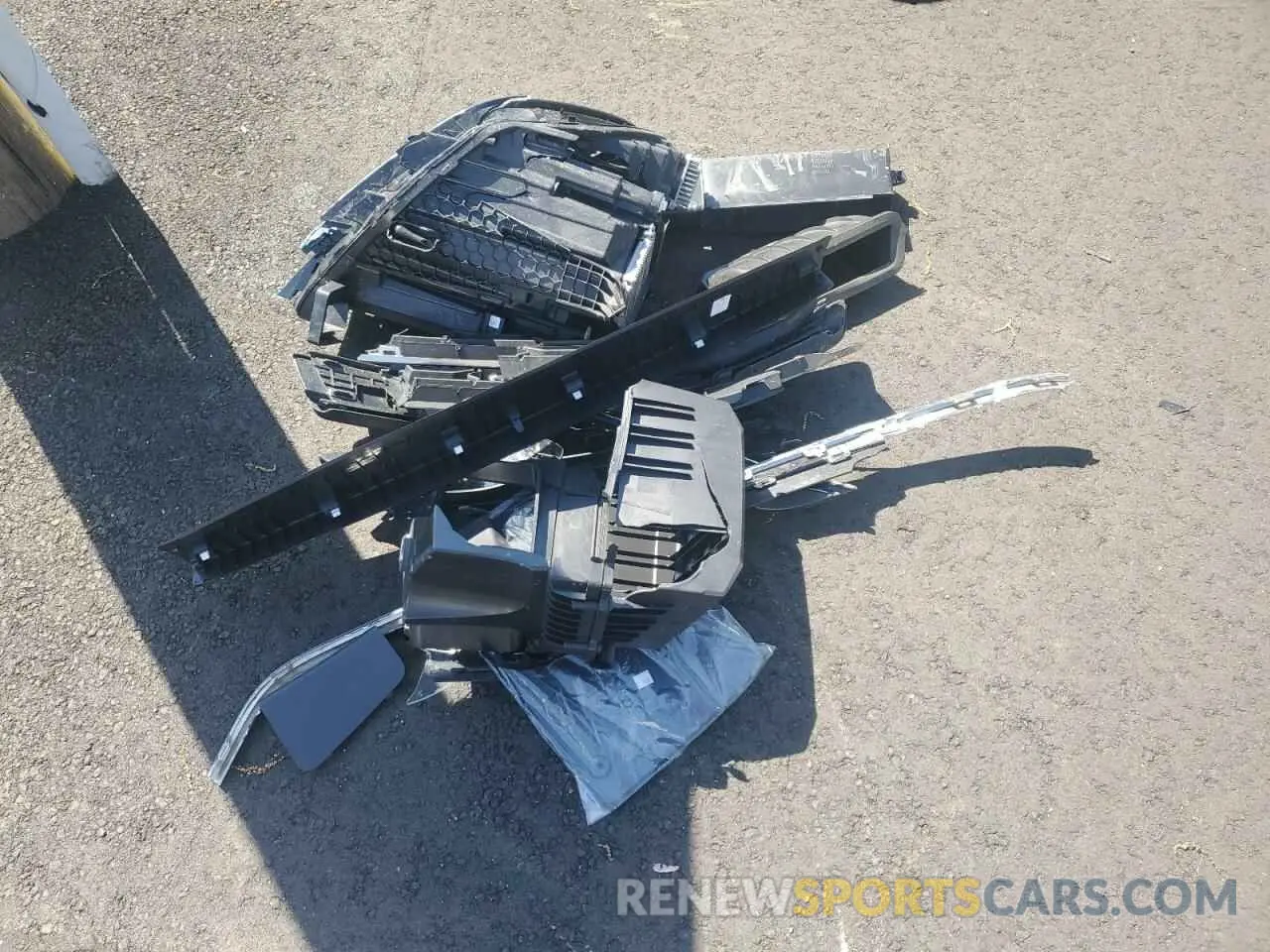 13 Photograph of a damaged car 1V2WR2CA4RC567340 VOLKSWAGEN ATLAS 2024