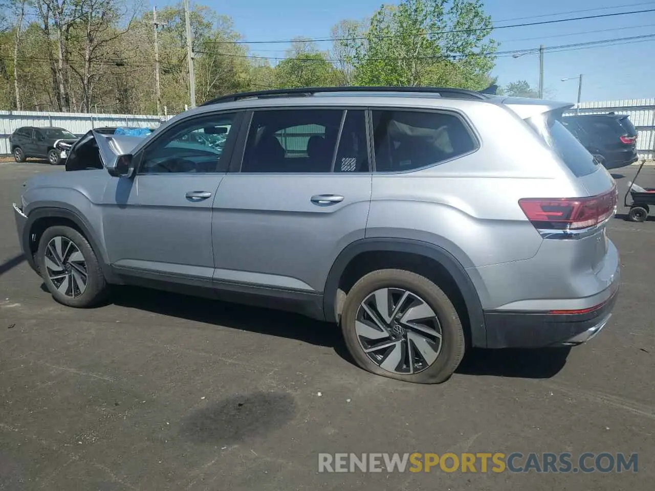 2 Photograph of a damaged car 1V2WR2CA4RC567340 VOLKSWAGEN ATLAS 2024