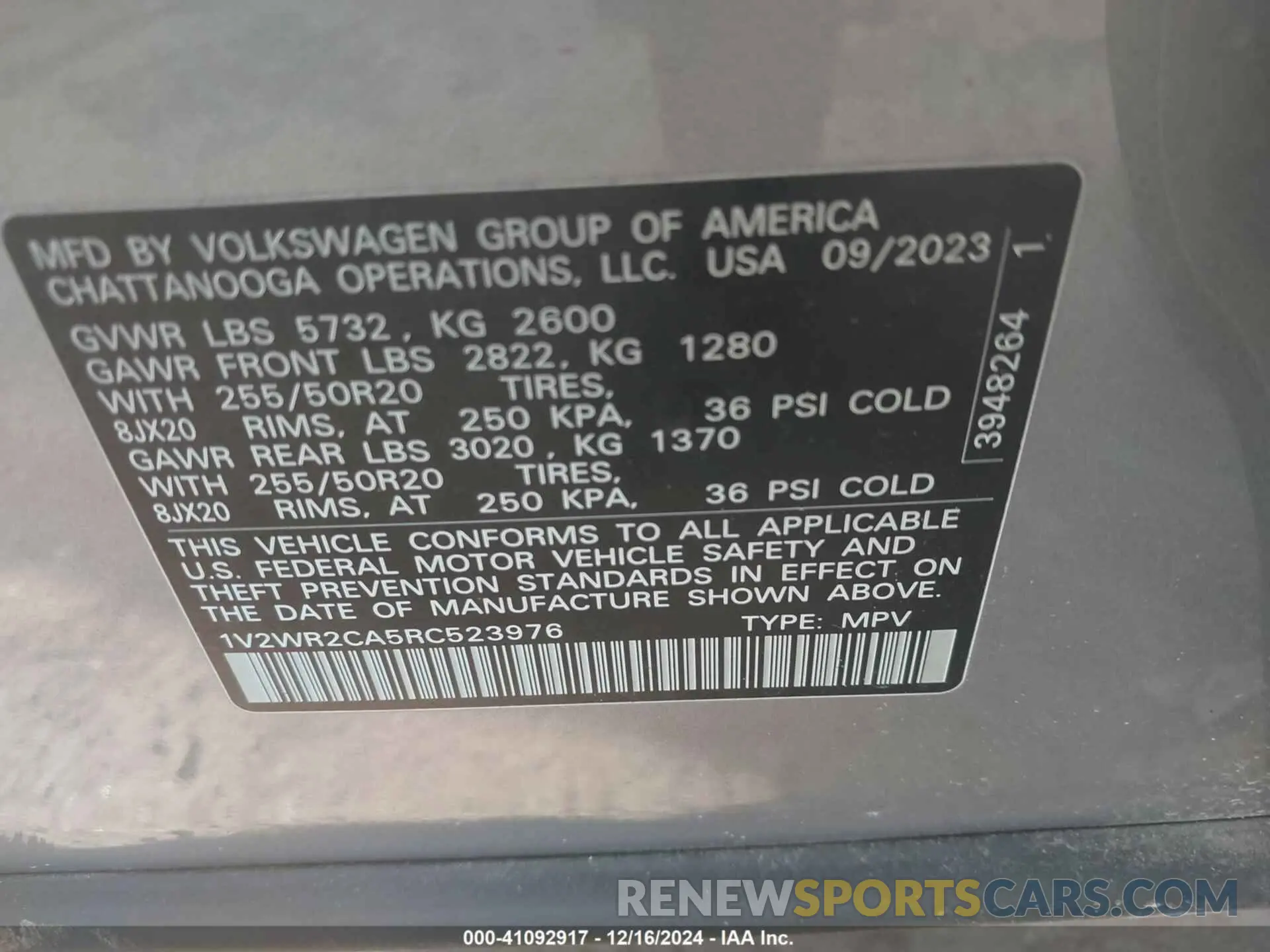 9 Photograph of a damaged car 1V2WR2CA5RC523976 VOLKSWAGEN ATLAS 2024
