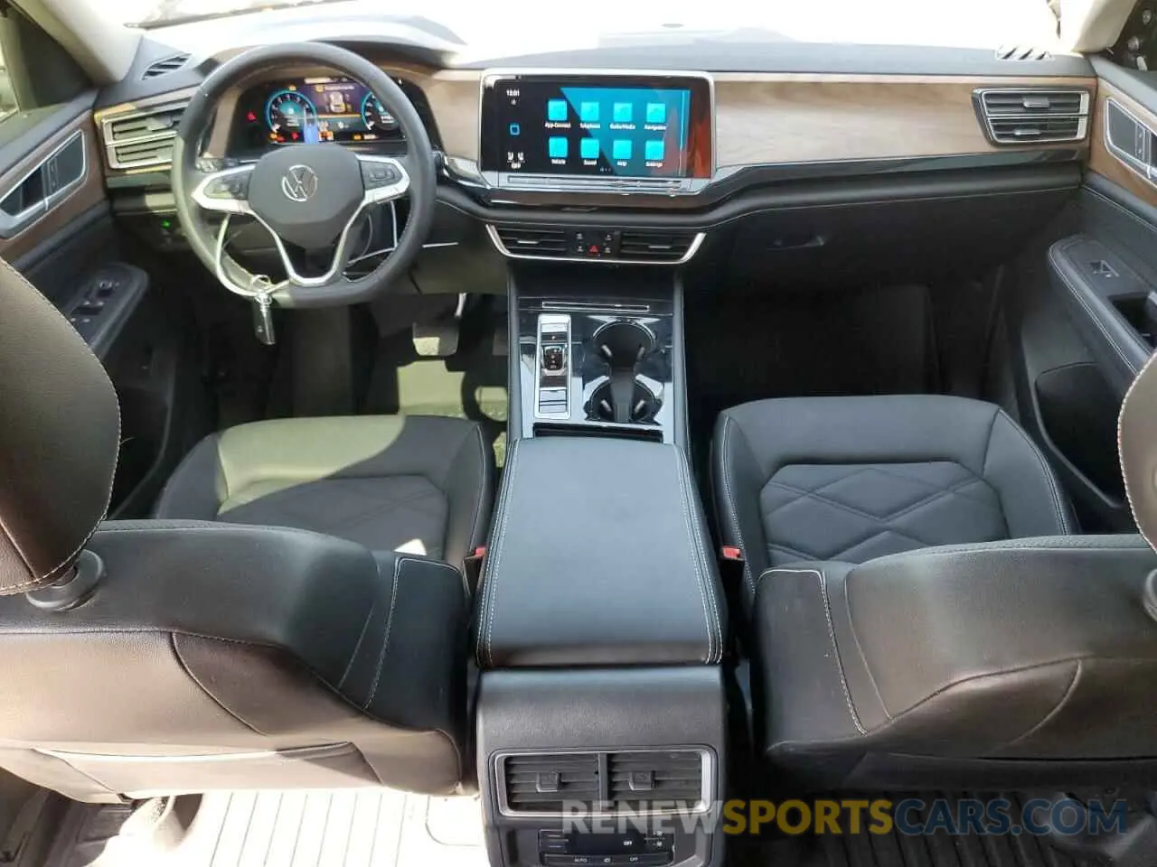 8 Photograph of a damaged car 1V2WR2CA5RC548831 VOLKSWAGEN ATLAS 2024