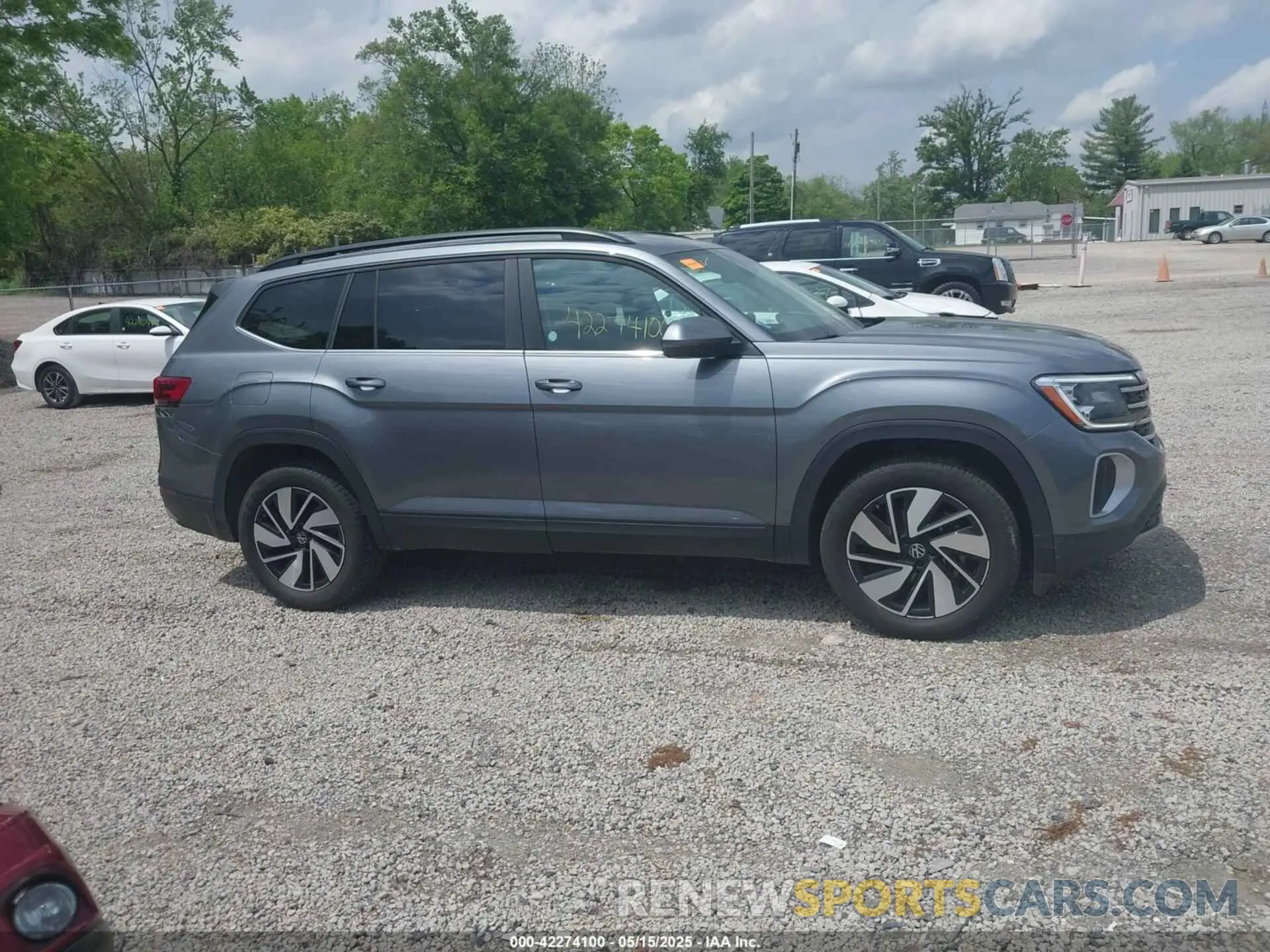 13 Photograph of a damaged car 1V2WR2CA5RC566276 VOLKSWAGEN ATLAS 2024