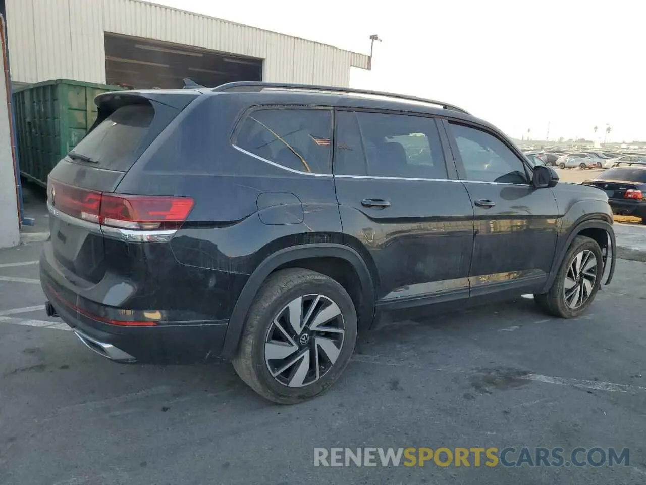 3 Photograph of a damaged car 1V2WR2CA9RC514763 VOLKSWAGEN ATLAS 2024