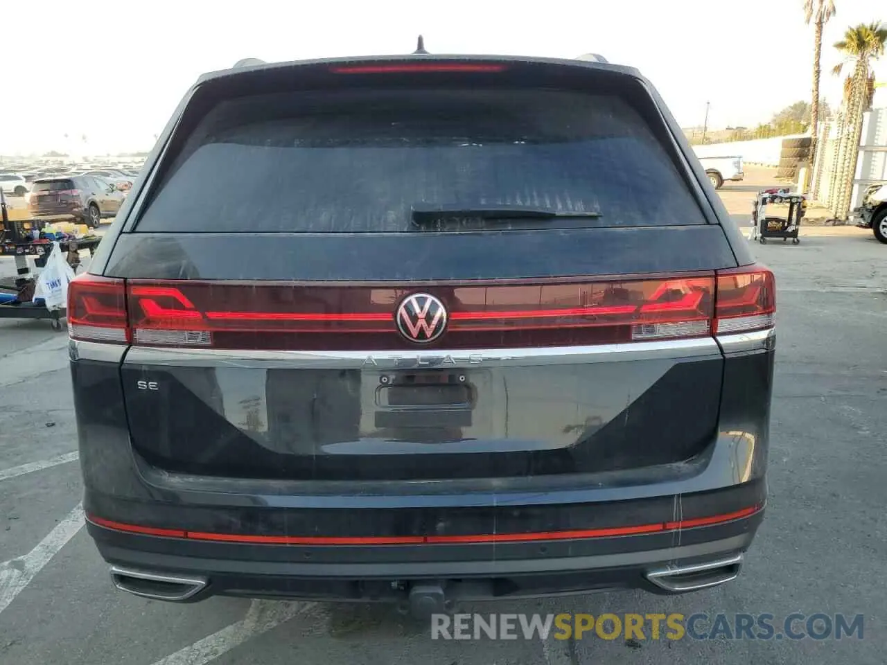 6 Photograph of a damaged car 1V2WR2CA9RC514763 VOLKSWAGEN ATLAS 2024