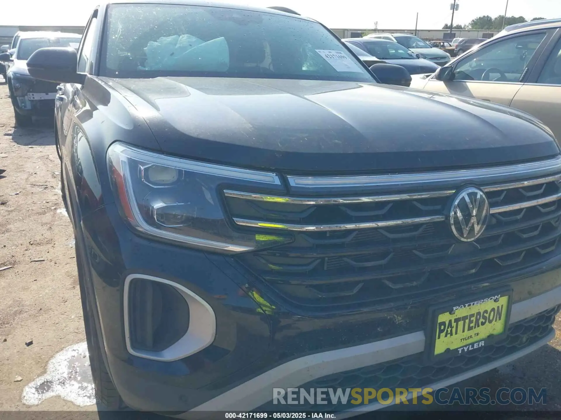 1 Photograph of a damaged car 1V2CR2CA1SC504687 VOLKSWAGEN ATLAS 2025
