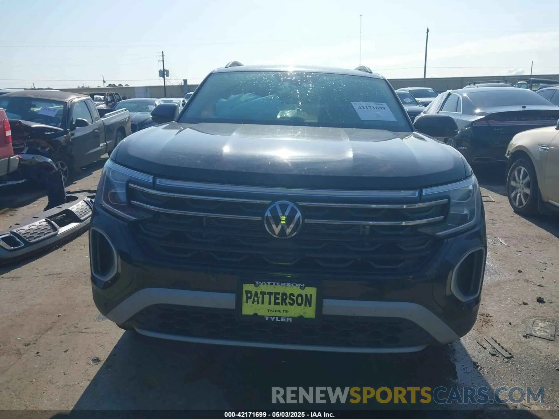 12 Photograph of a damaged car 1V2CR2CA1SC504687 VOLKSWAGEN ATLAS 2025