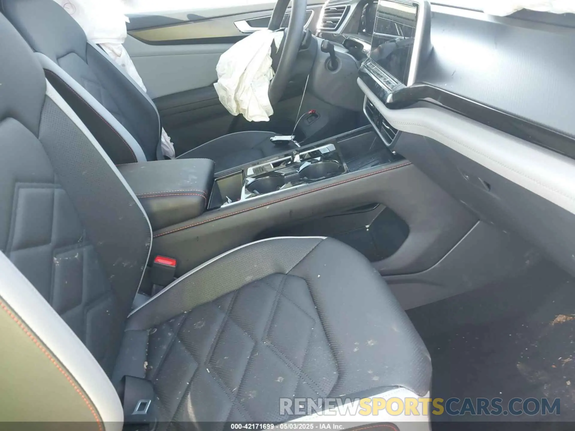 5 Photograph of a damaged car 1V2CR2CA1SC504687 VOLKSWAGEN ATLAS 2025