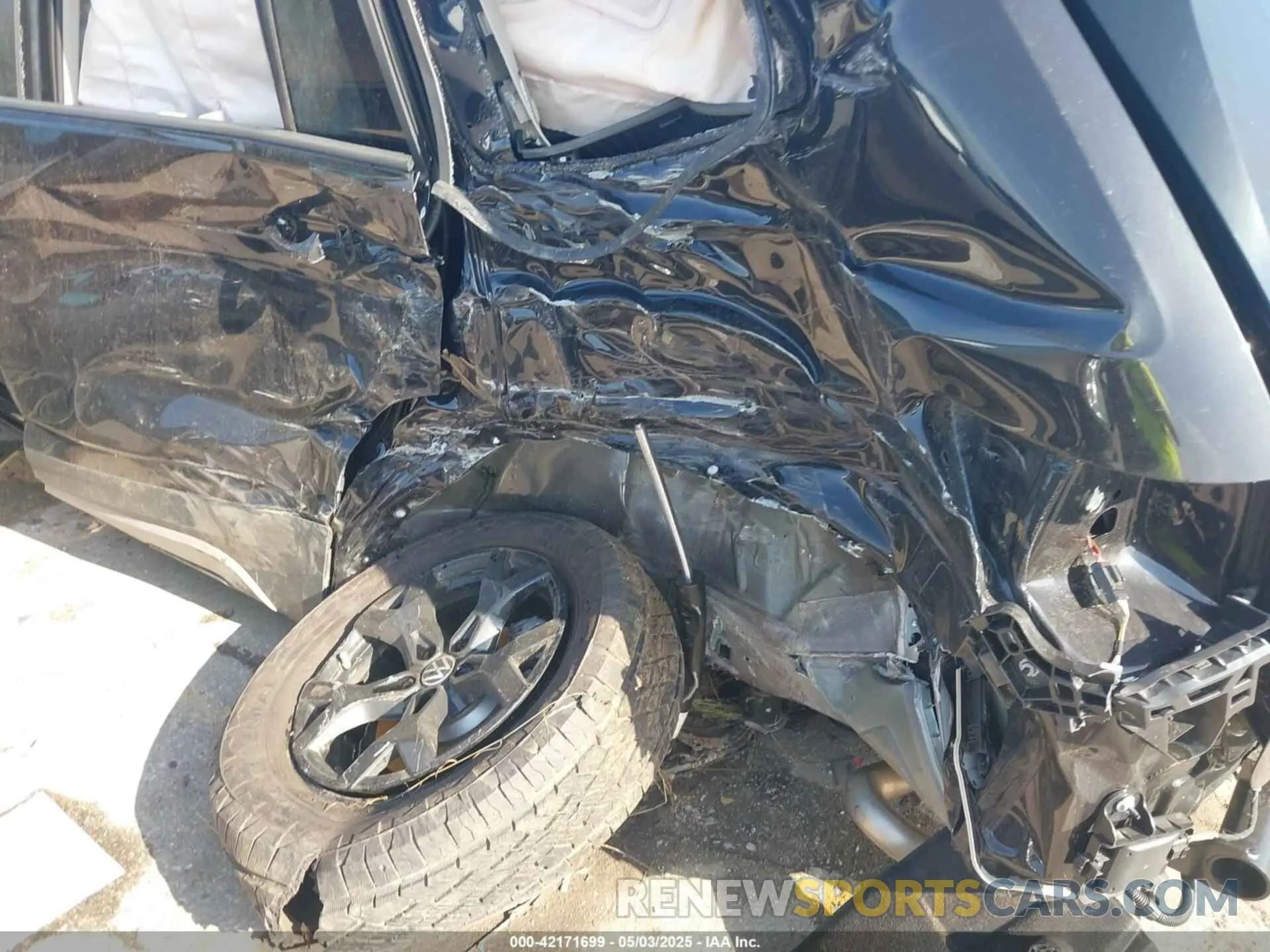 6 Photograph of a damaged car 1V2CR2CA1SC504687 VOLKSWAGEN ATLAS 2025