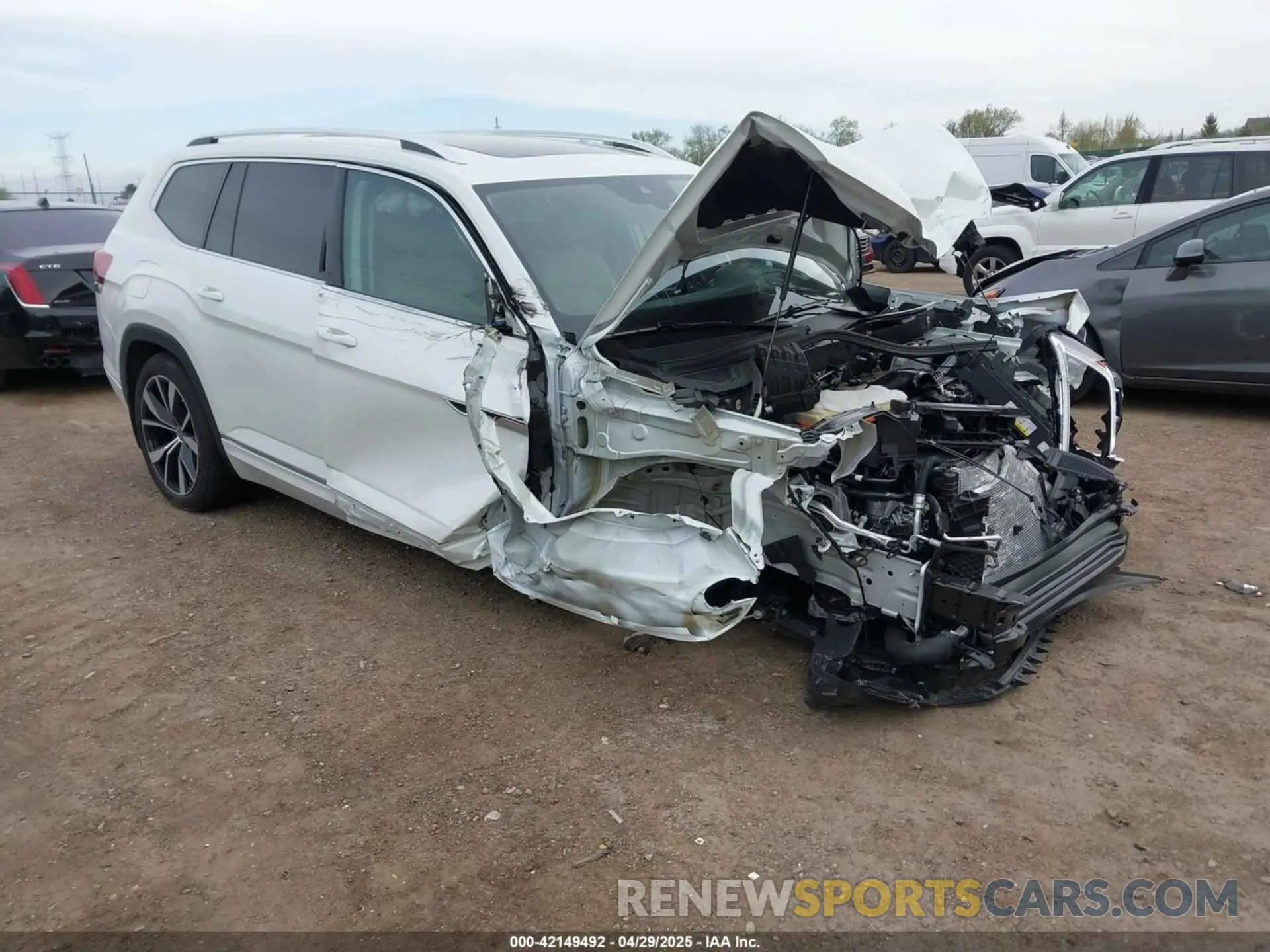 1 Photograph of a damaged car 1V2FR2CA0SC525107 VOLKSWAGEN ATLAS 2025