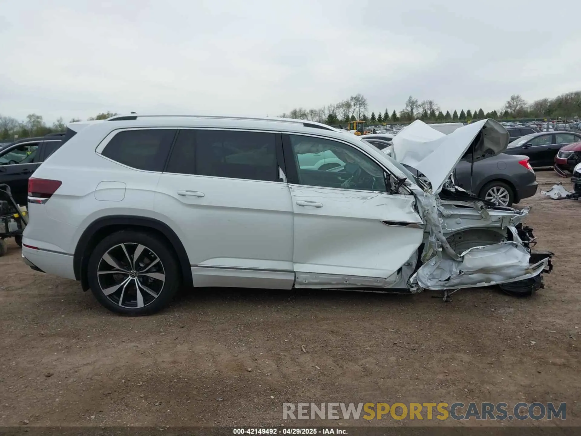 13 Photograph of a damaged car 1V2FR2CA0SC525107 VOLKSWAGEN ATLAS 2025